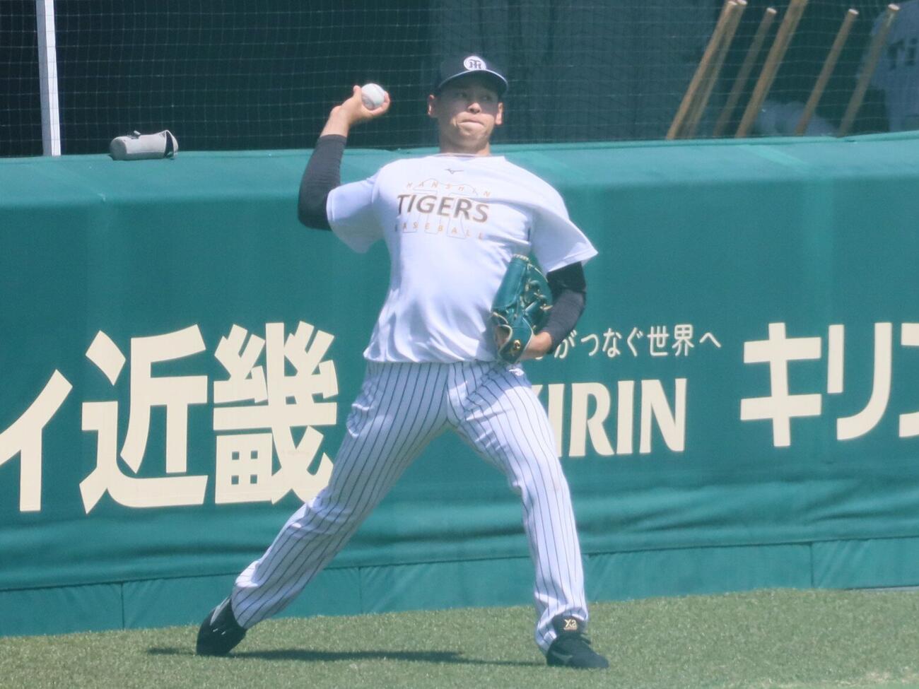 2軍残留練習に合流した阪神早川太貴投手（撮影・村松万里子）