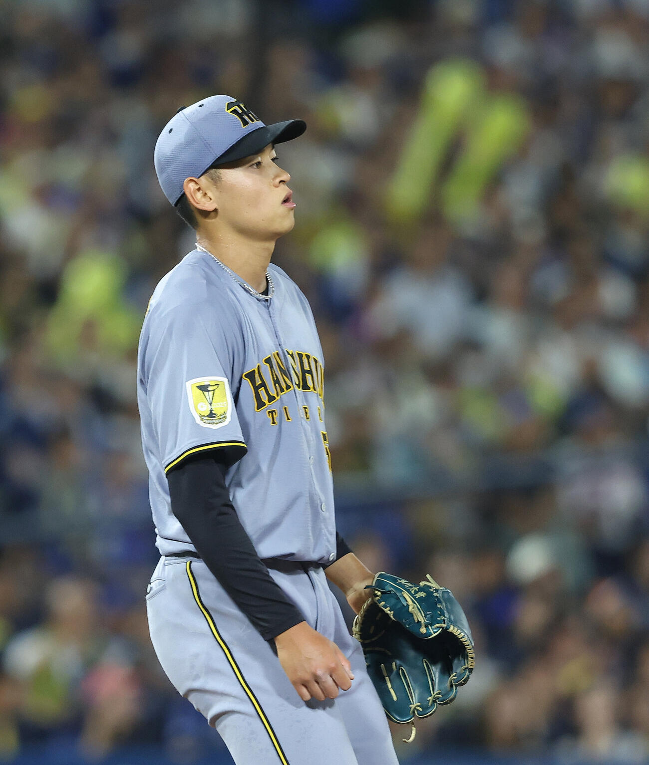 DeNA対阪神　6回裏DeNA1死一、二塁、佐野恵太に適時二塁打を浴びる早川太貴（2026年8月撮影）