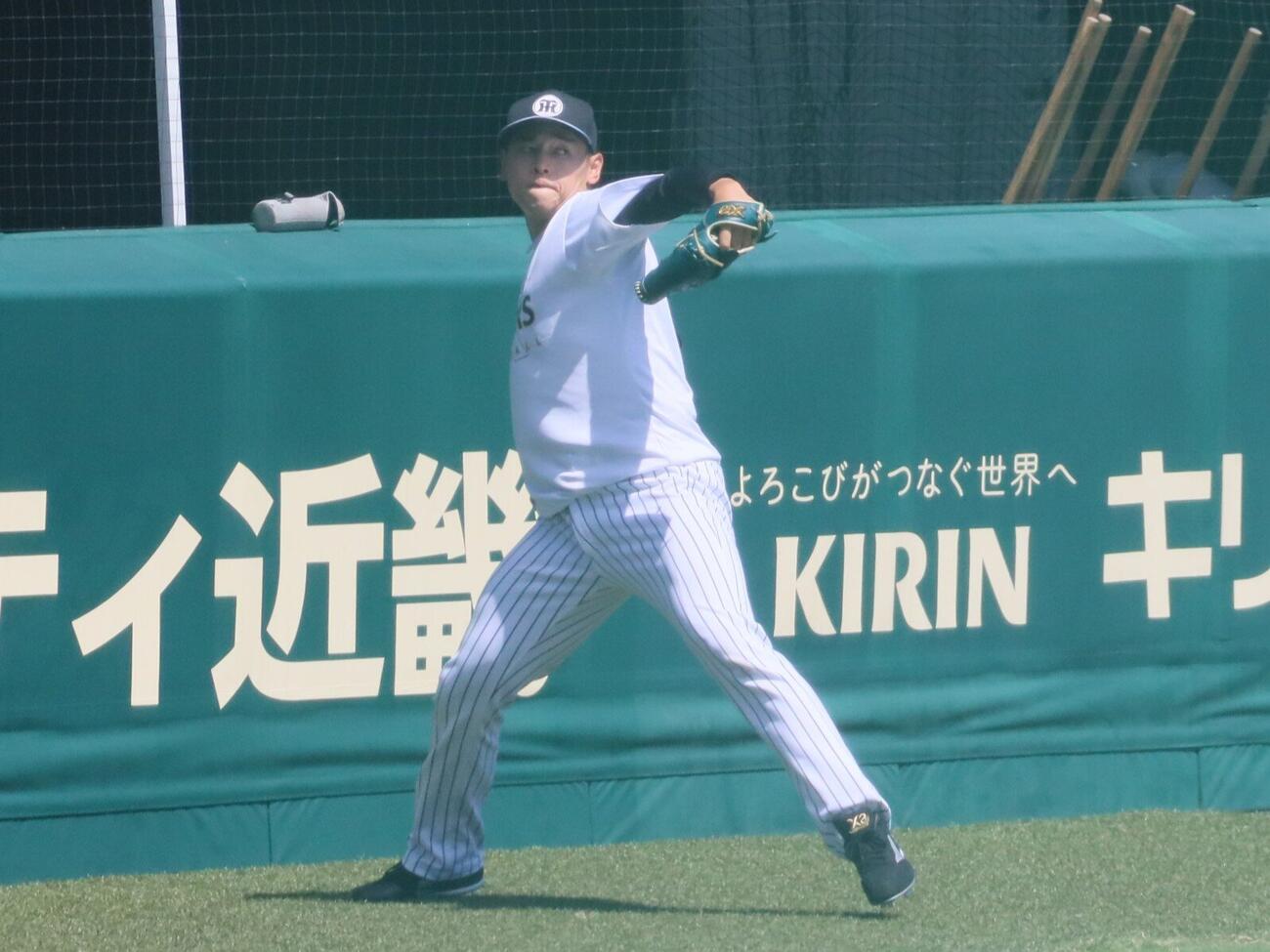 2軍残留練習に合流した阪神早川太貴投手（撮影・村松万里子）