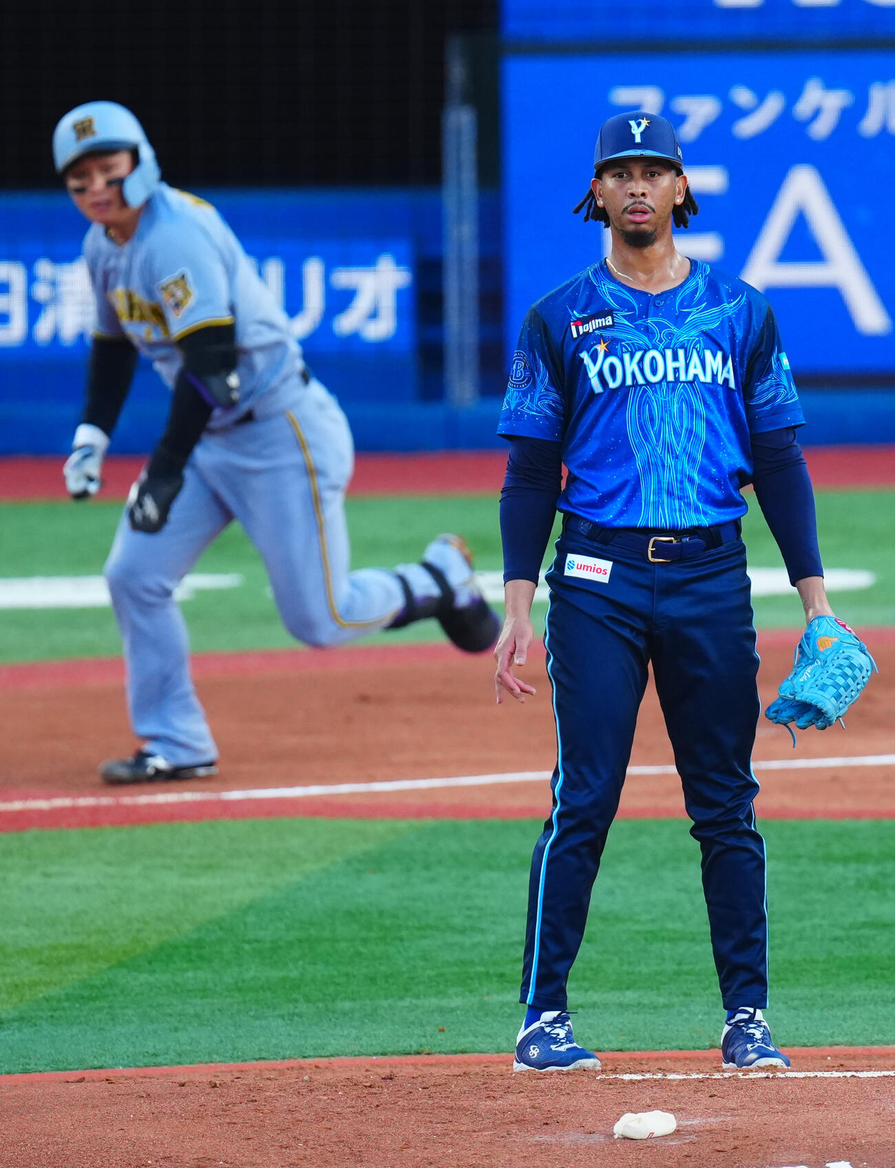 DeNA対阪神　1回表阪神無死二、三塁、森下翔太に先制適時打を許すオスバルド・ビド（撮影・垰建太）