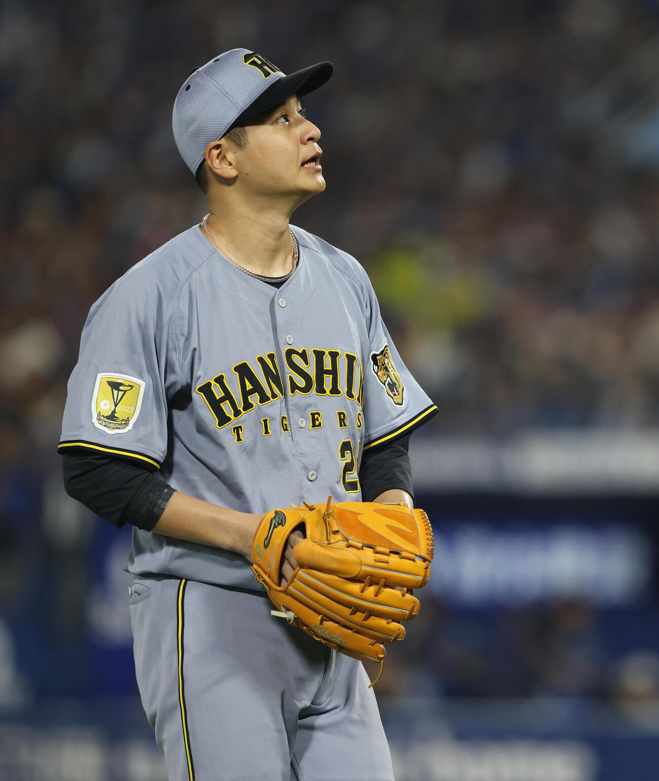DeNA対阪神　6回裏を抑えベンチに戻る大竹耕太郎（撮影・河田真司）