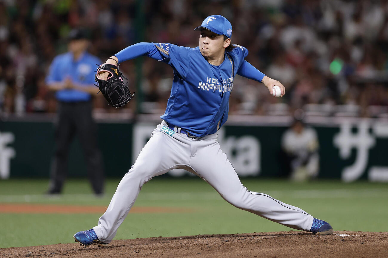 ソフトバンク対日本ハム　力投する日本ハム先発の細野晴希（撮影・前田充）