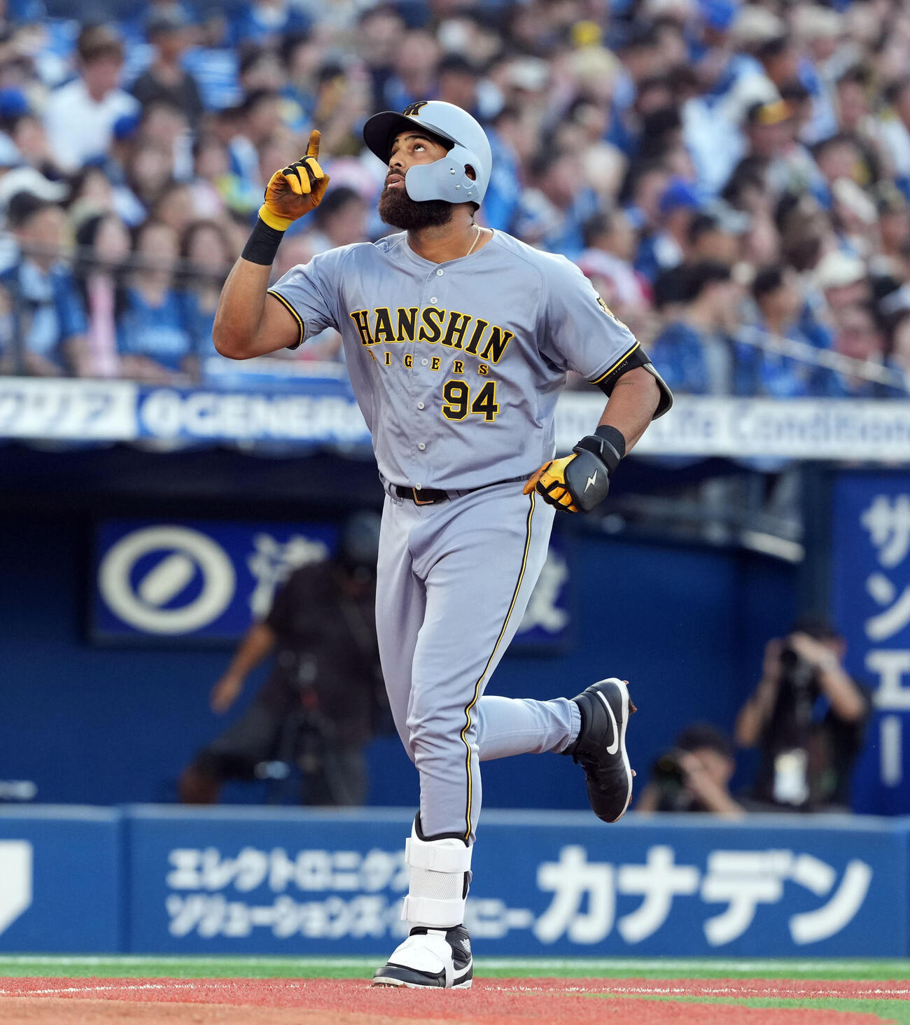DeNA対阪神　1回表阪神無死二、三塁、3点本塁打を放ったデルミス・ガルシア（撮影・たえ見朱実）
