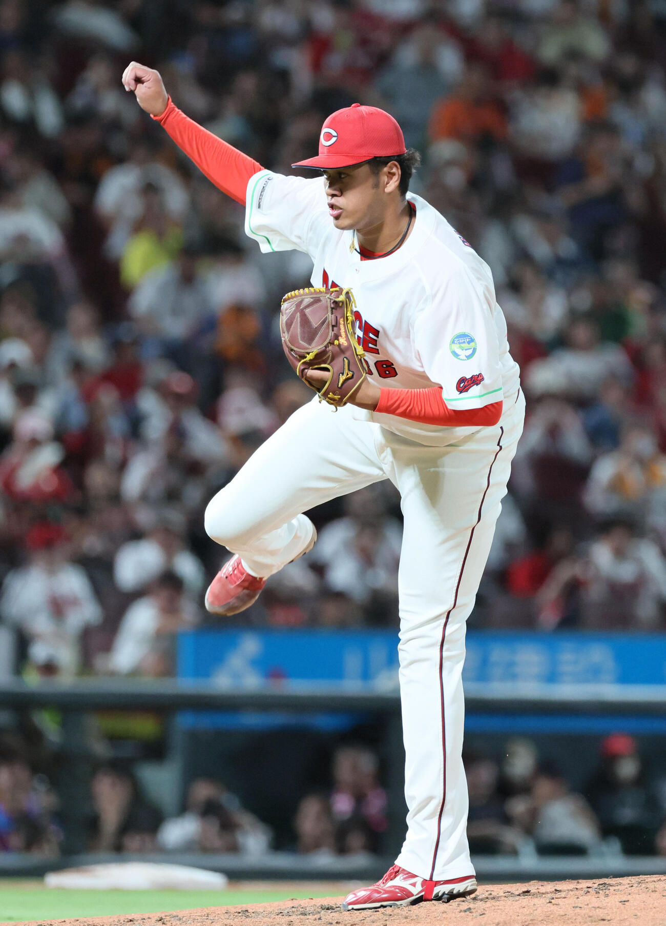 広島対巨人　ピースナイター2026 5回表巨人、広島2番手の菊地ハルン（撮影・加藤孝規）