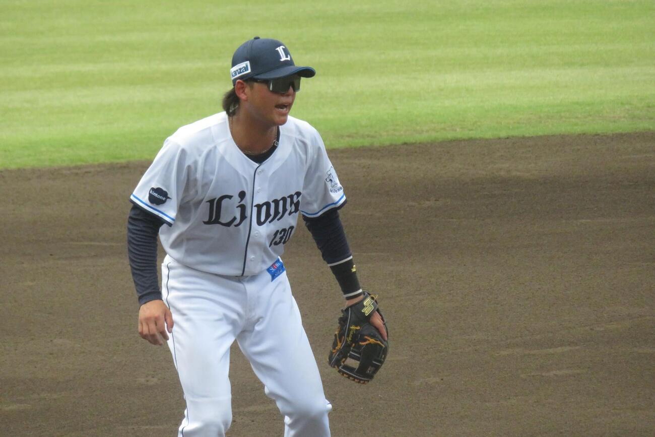 酷暑の試合で声を張る西武金子（2026年7月撮影）