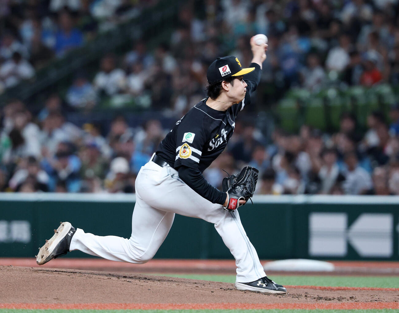 西武対ソフトバンク　力投するソフトバンク先発の松本晴（撮影・鈴木正人）