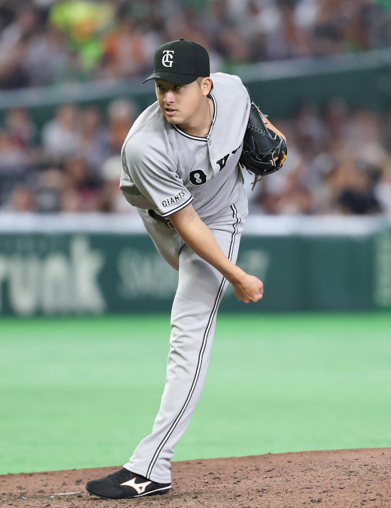 巨人対ヤクルト　巨人2番手で登板し力投する堀田賢慎（撮影・増田悦実）