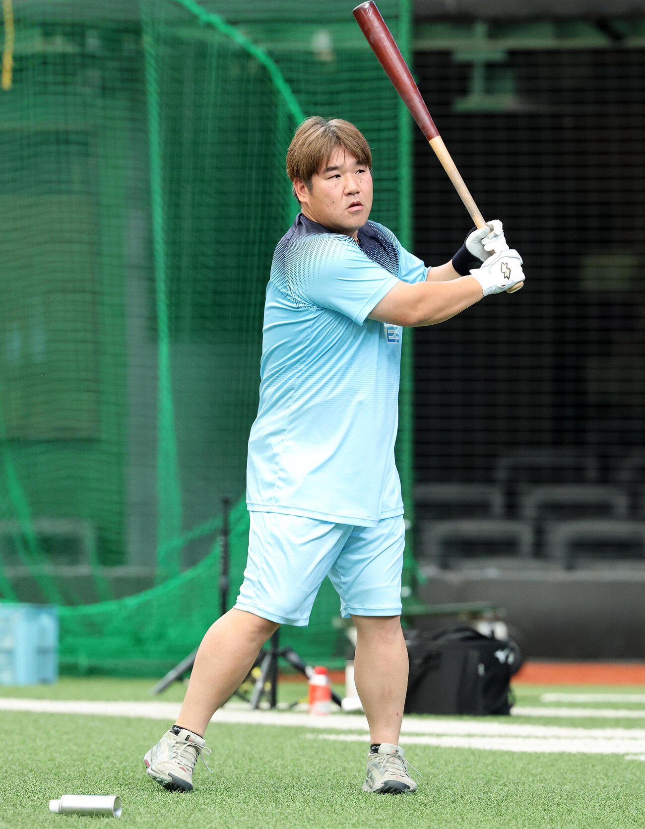 西武対ソフトバンク　打撃練習する西武中村剛也（撮影・鈴木正人）
