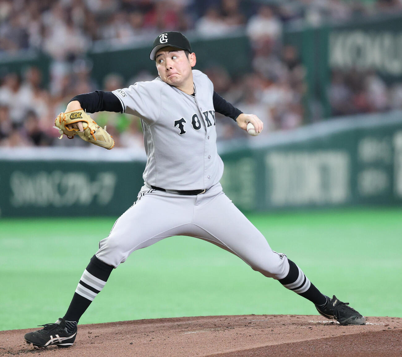 巨人対ヤクルト先発し力投する巨人竹丸和幸（撮影・増田悦実）