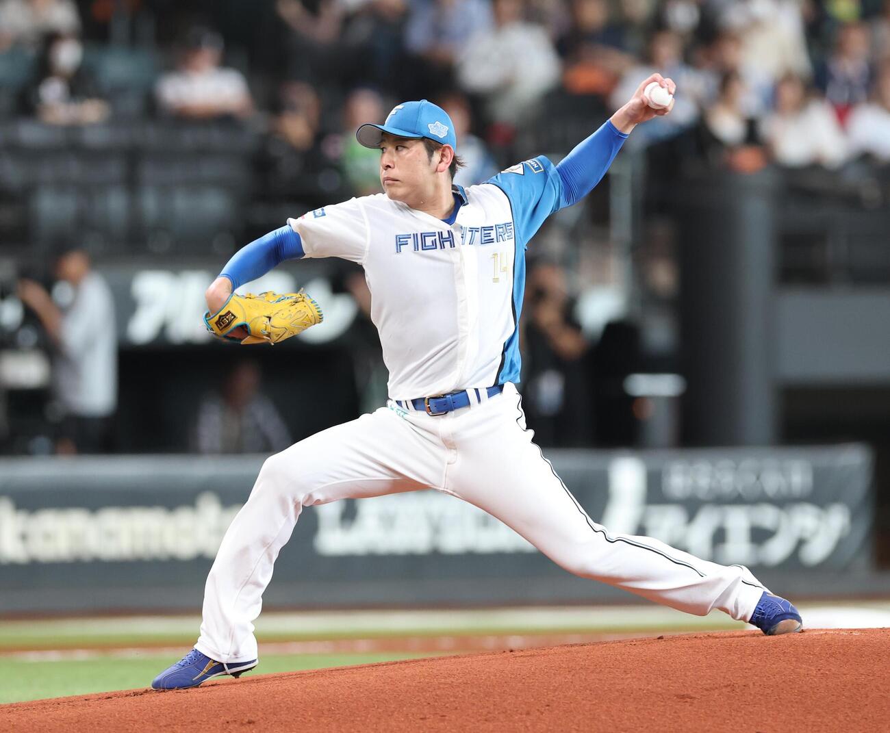 日本ハム対ロッテ　日本ハム先発の加藤貴之（撮影・黒川智章）