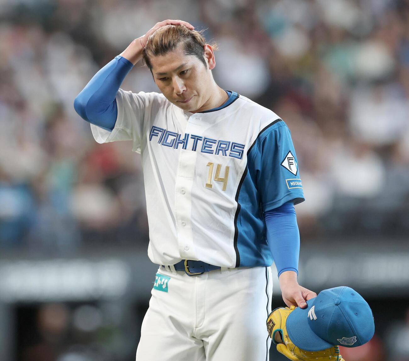 日本ハム対楽天　7回途中降板する加藤貴之（撮影・黒川智章）