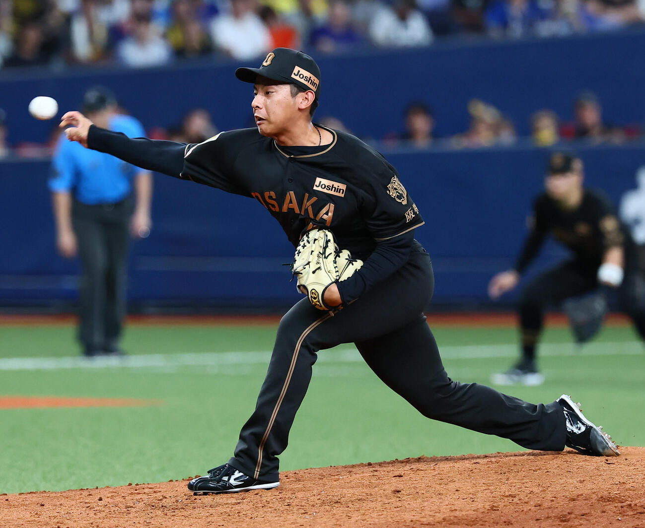 阪神対中日　5回表、阪神2番手で登板する神宮僚介（撮影・加藤哉）