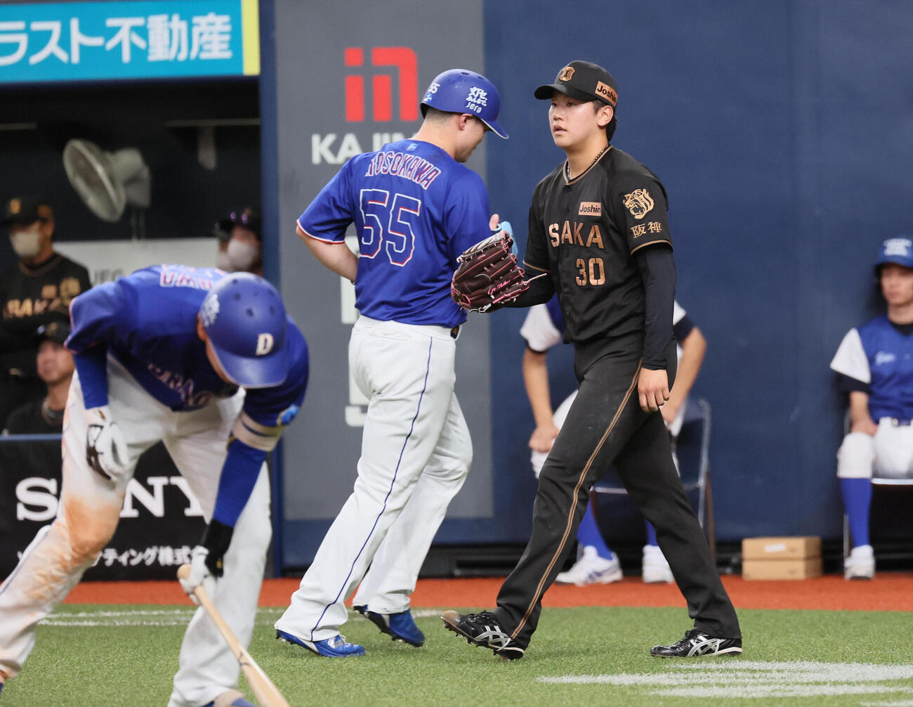 阪神対中日　7回表中日1死一塁、サノーに適時二塁打を許した門別啓人（撮影・宮崎幸一）