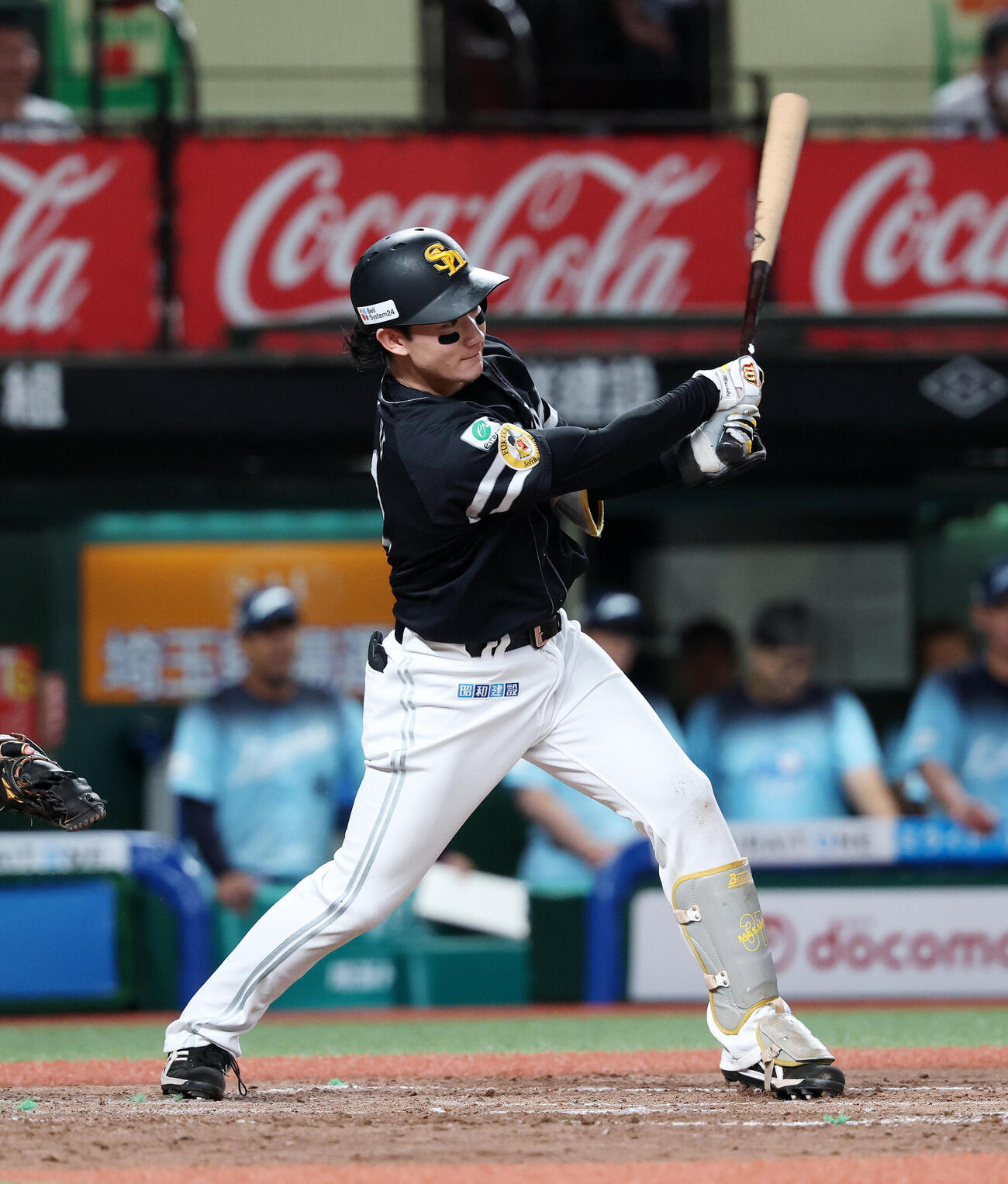 西武対ソフトバンク　5回表ソフトバンク2死一塁、正木智也は中前打を放つ（撮影・鈴木正人）