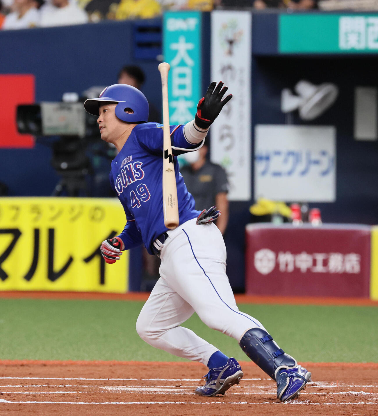 阪神対中日　2回表中日2死一、二塁、加藤匠馬は先制適時打を放つ（撮影・宮崎幸一）