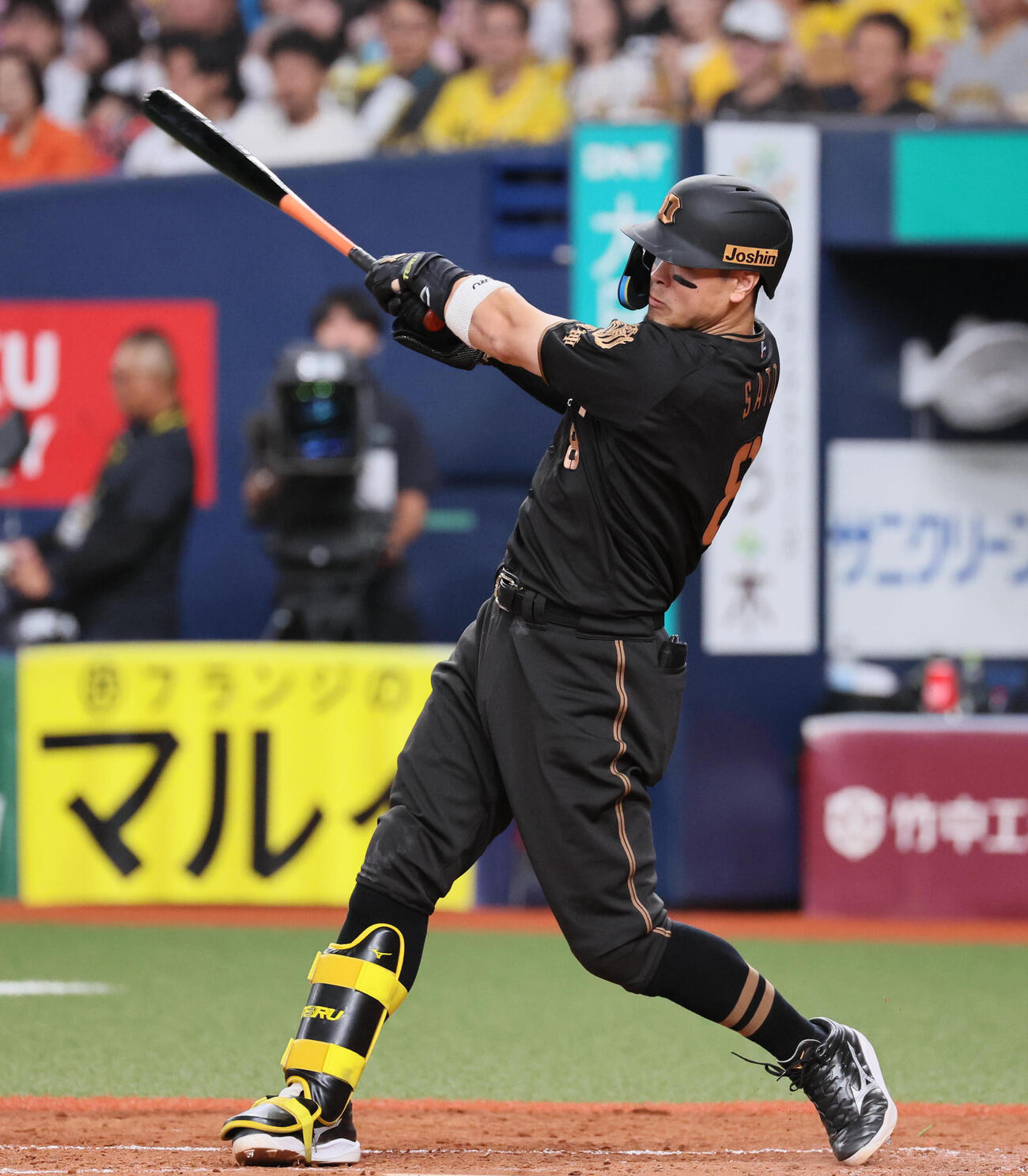 阪神対中日　5回裏阪神2死、佐藤輝明は安打を放つ（撮影・宮崎幸一）