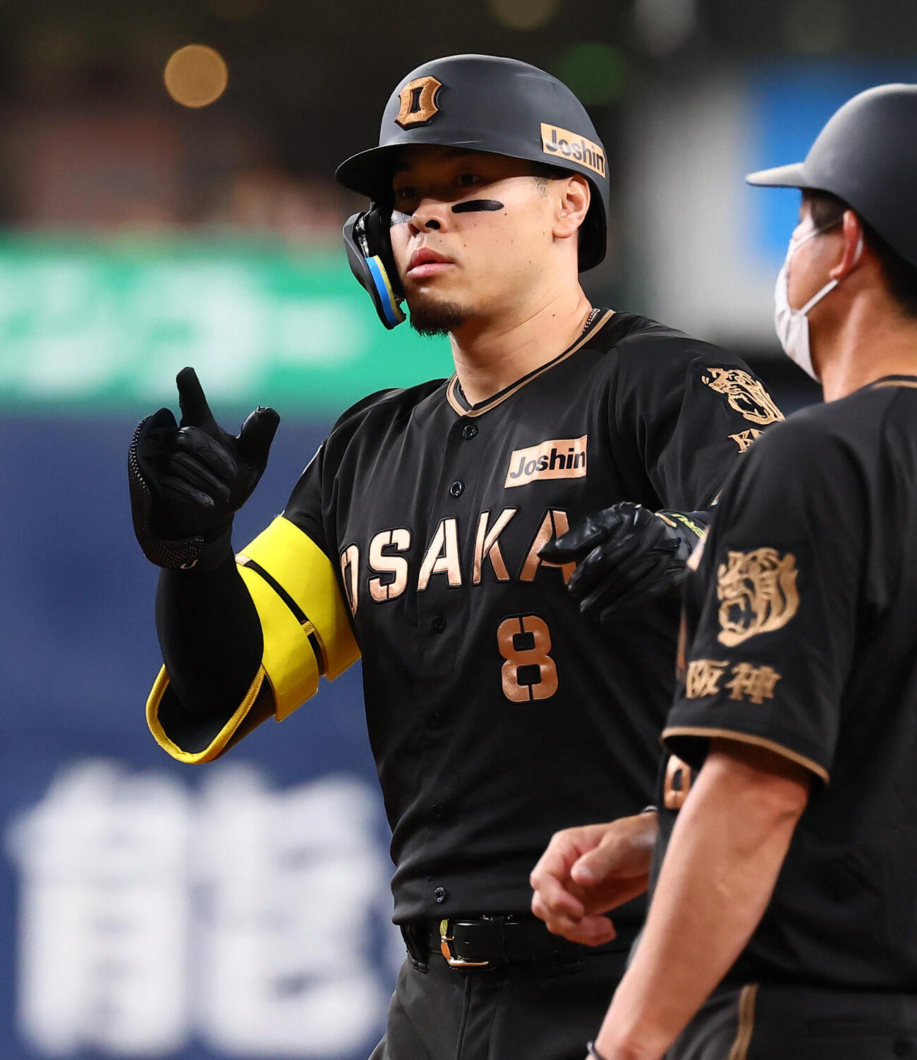 阪神対中日　1回裏阪神2死一塁、佐藤輝明は左前打を放つ（撮影・加藤哉）