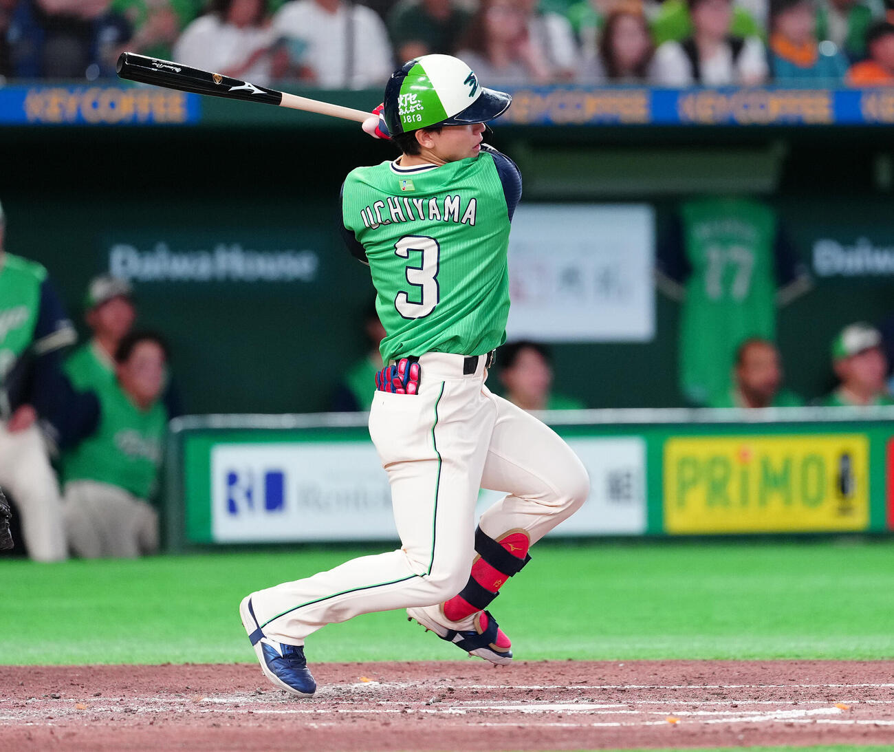巨人対ヤクルト　4回表ヤクルト1死一塁、安打を放つ内山壮真（撮影・鈴木みどり）