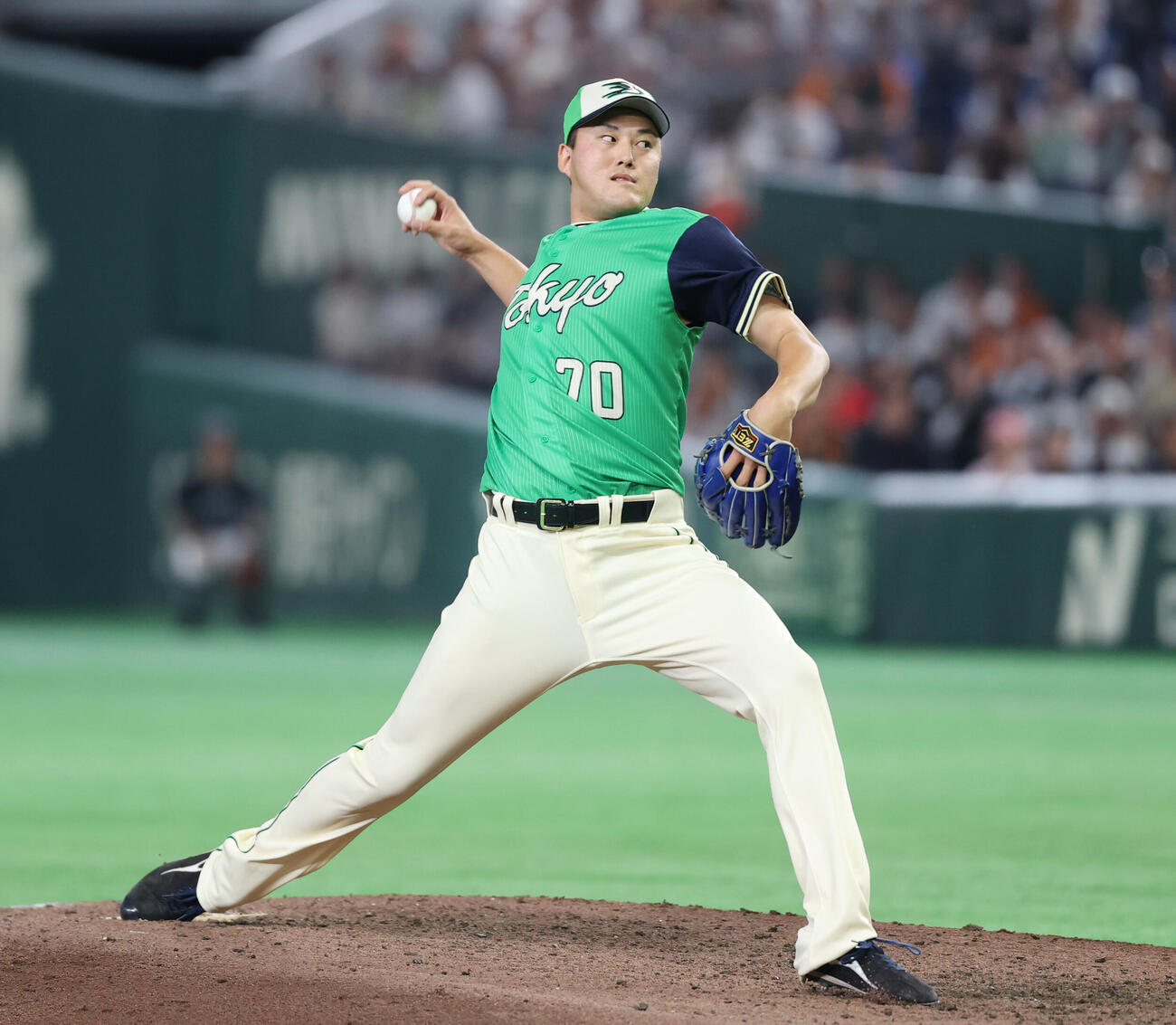 巨人対ヤクルト　ヤクルト4番手で登板し力投する廣沢優（撮影・増田悦実）