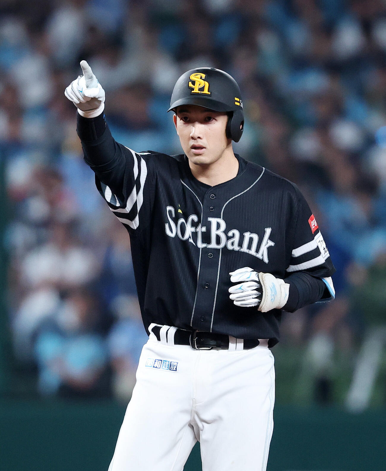 西武対ソフトバンク　7回表ソフトバンク2死満塁、山本祐大は3点適時二塁打を放ちポーズを決める（撮影・鈴木正人）