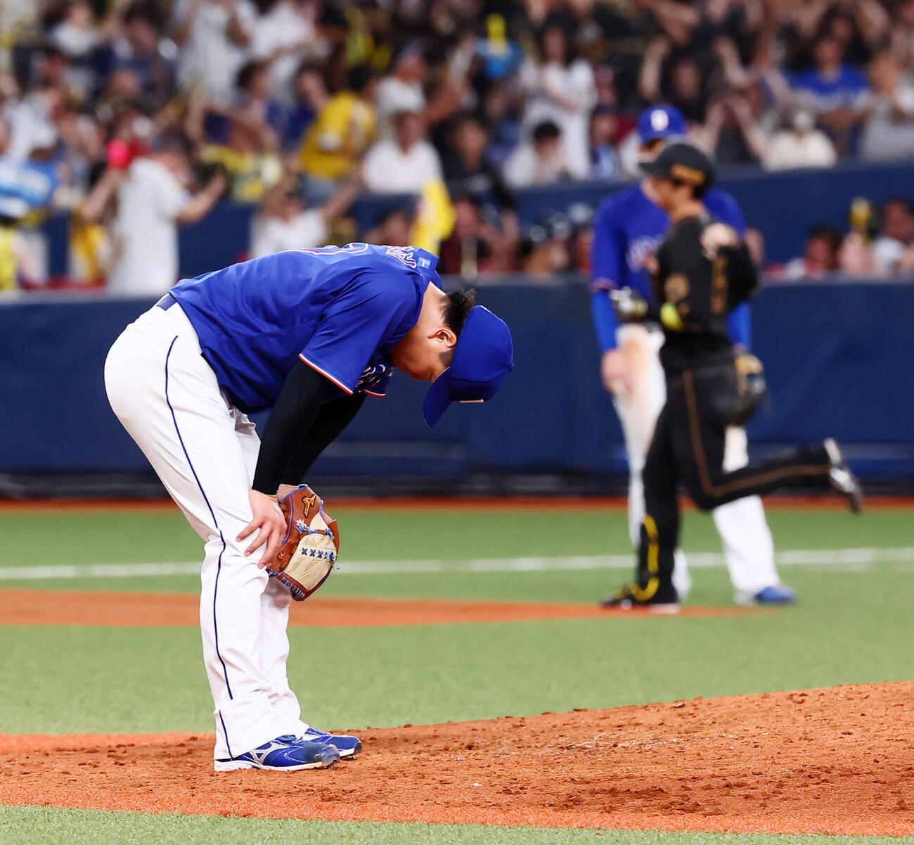 阪神対中日　6回裏阪神無死、柳裕也は近本光司に先制右越えソロ本塁打を浴びる（撮影・加藤哉）