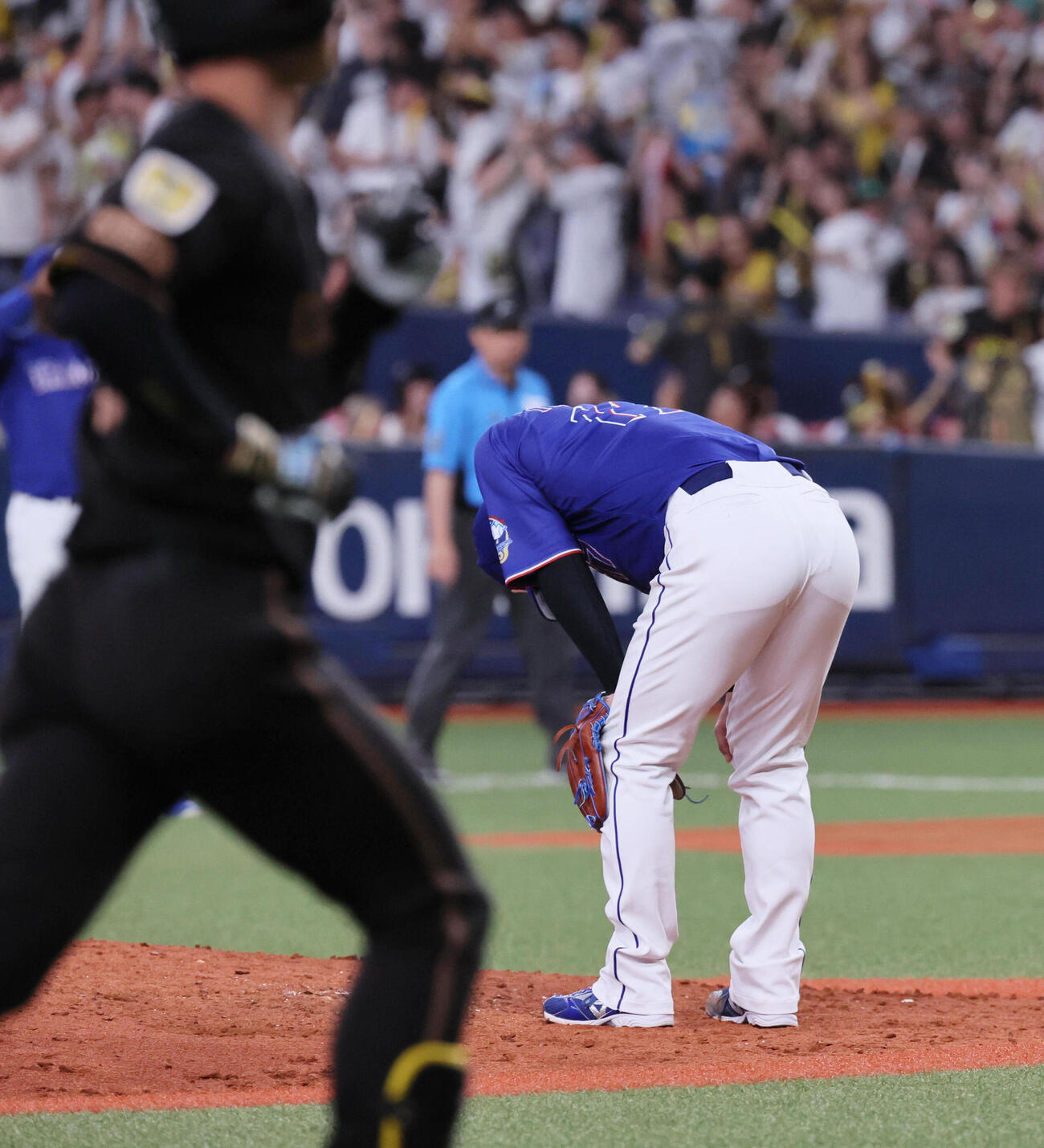 阪神対中日　6回裏阪神1死、柳裕也は近本光司に先制本塁打を浴びる（撮影・宮崎幸一）