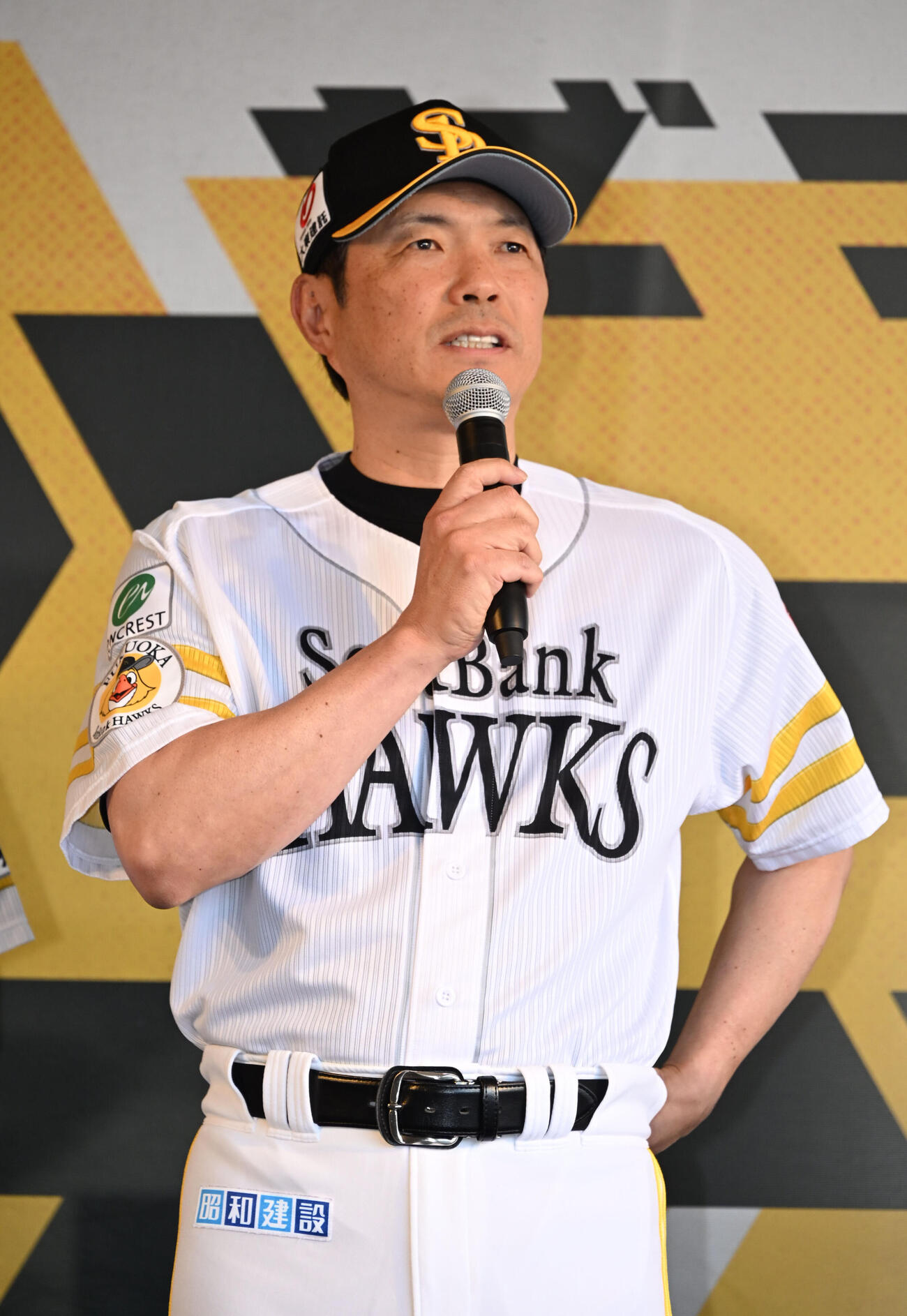 ソフトバンク対ロッテ　令和8年熊本地震への募金活動を呼びかけるソフトバンク小久保裕紀監督（撮影・林敢治）