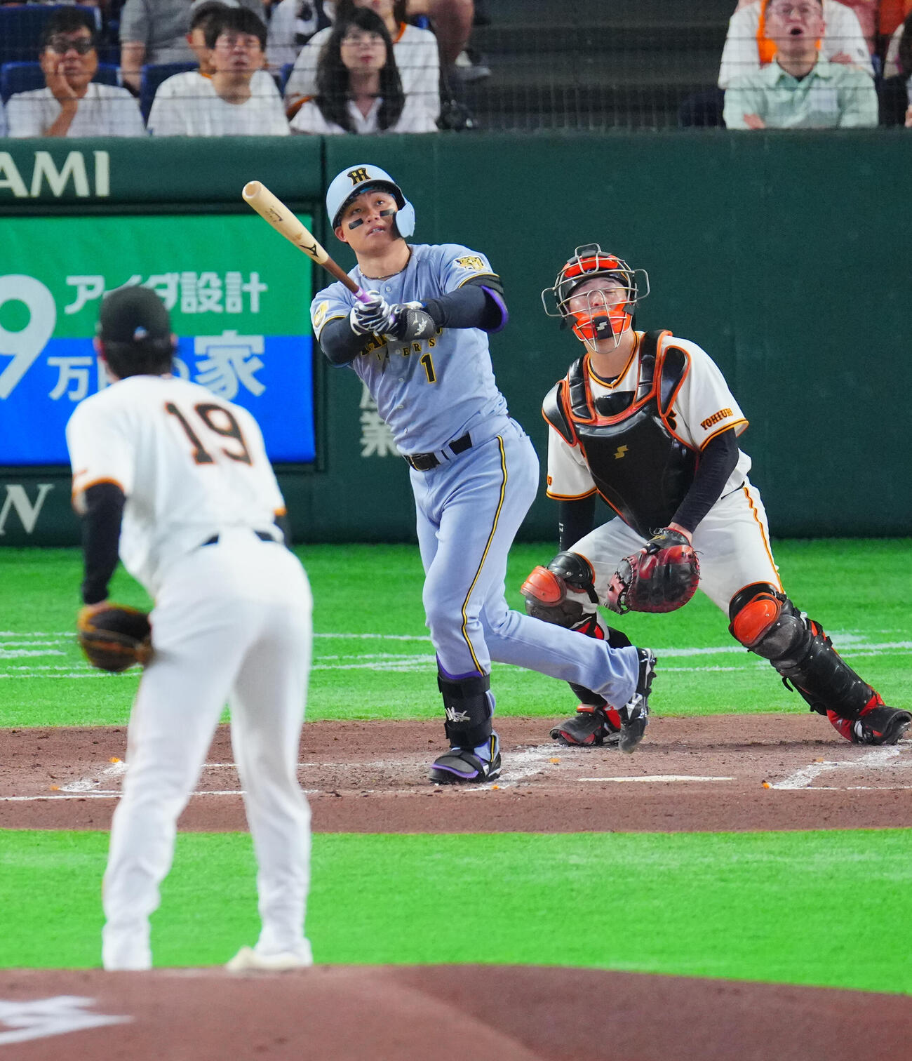 巨人対阪神　3回表阪神2死、ソロ本塁打を放つ森下翔太。投手山崎伊織（撮影・垰建太）