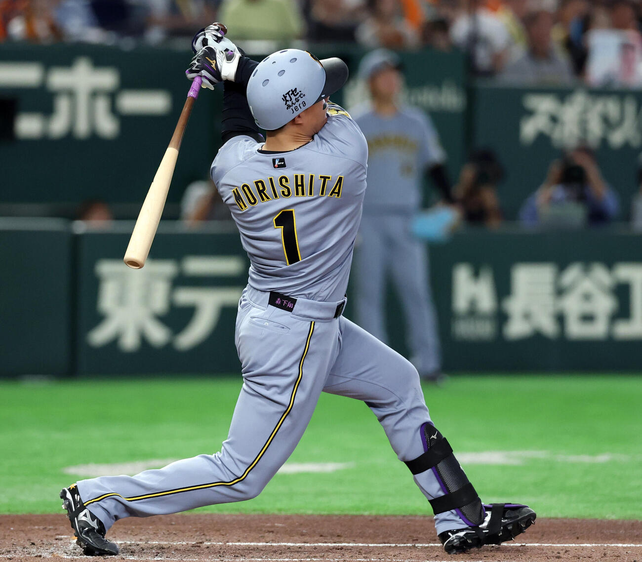 巨人対阪神　3回表阪神2死、森下翔太はソロ本塁打を放つ（撮影・浅見桂子）