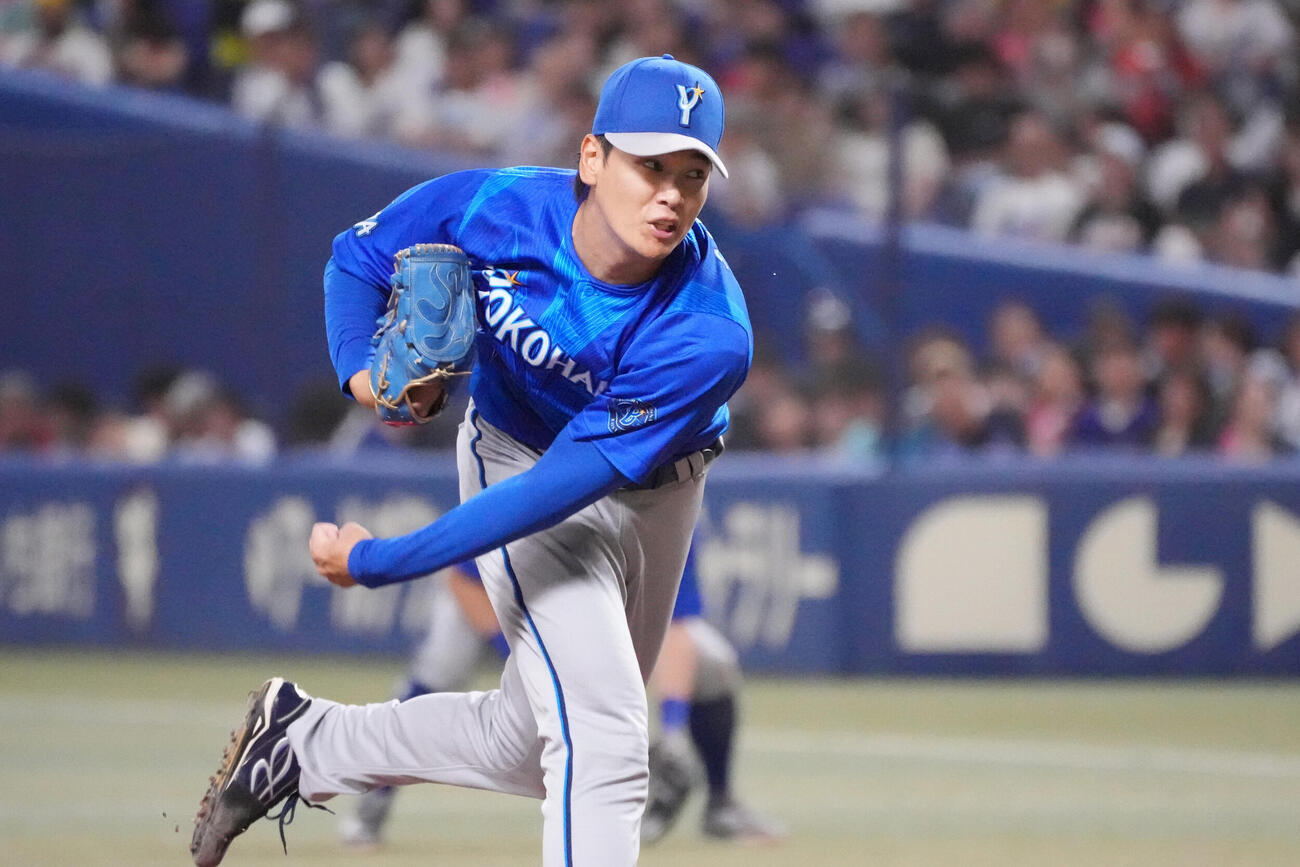 中日対DeNA 6回裏、DeNA4番手で登板する坂本裕哉（撮影・森本幸一）