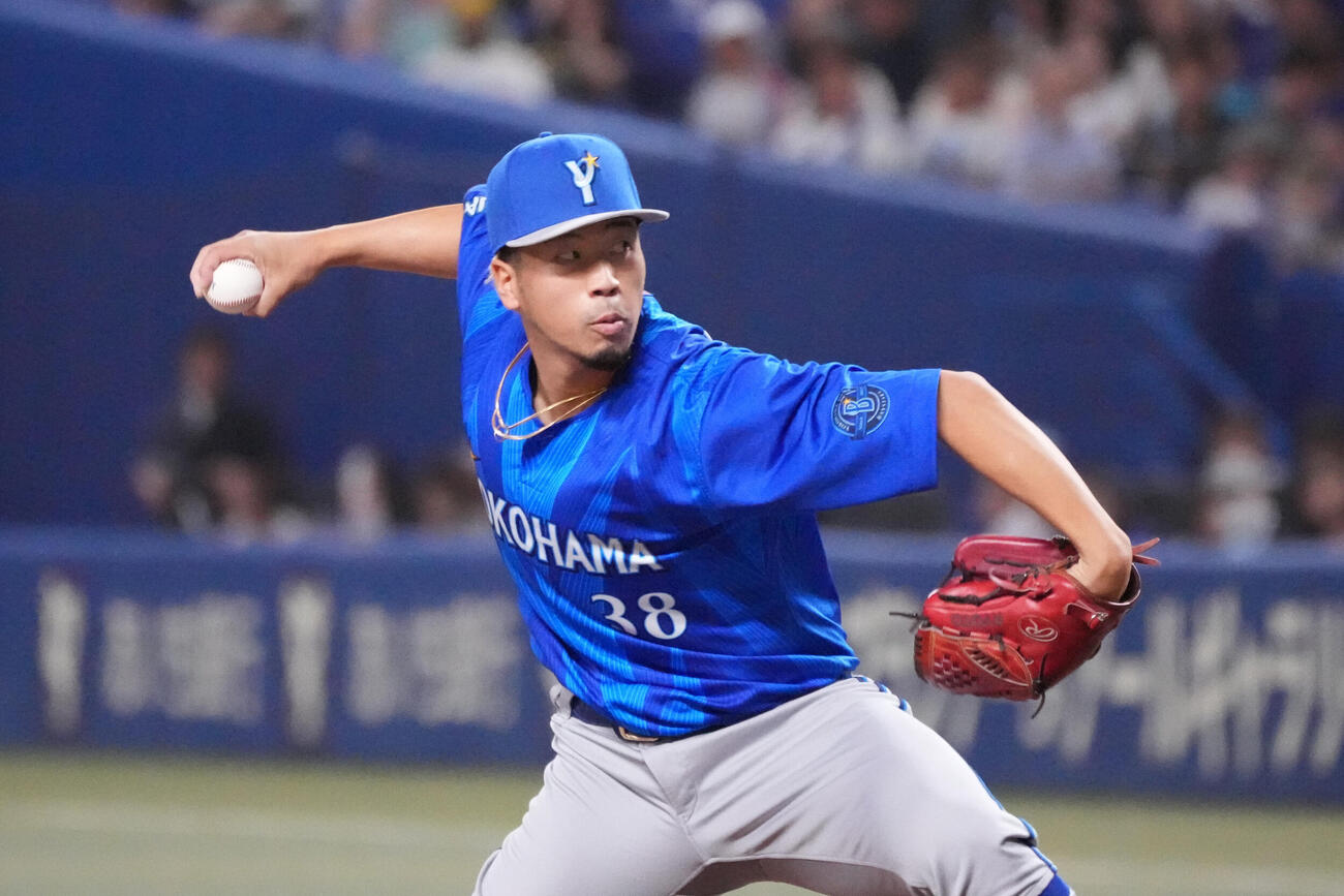 中日対DeNA 8回裏、DeNA5番手で登板する松本凌人（撮影・森本幸一）