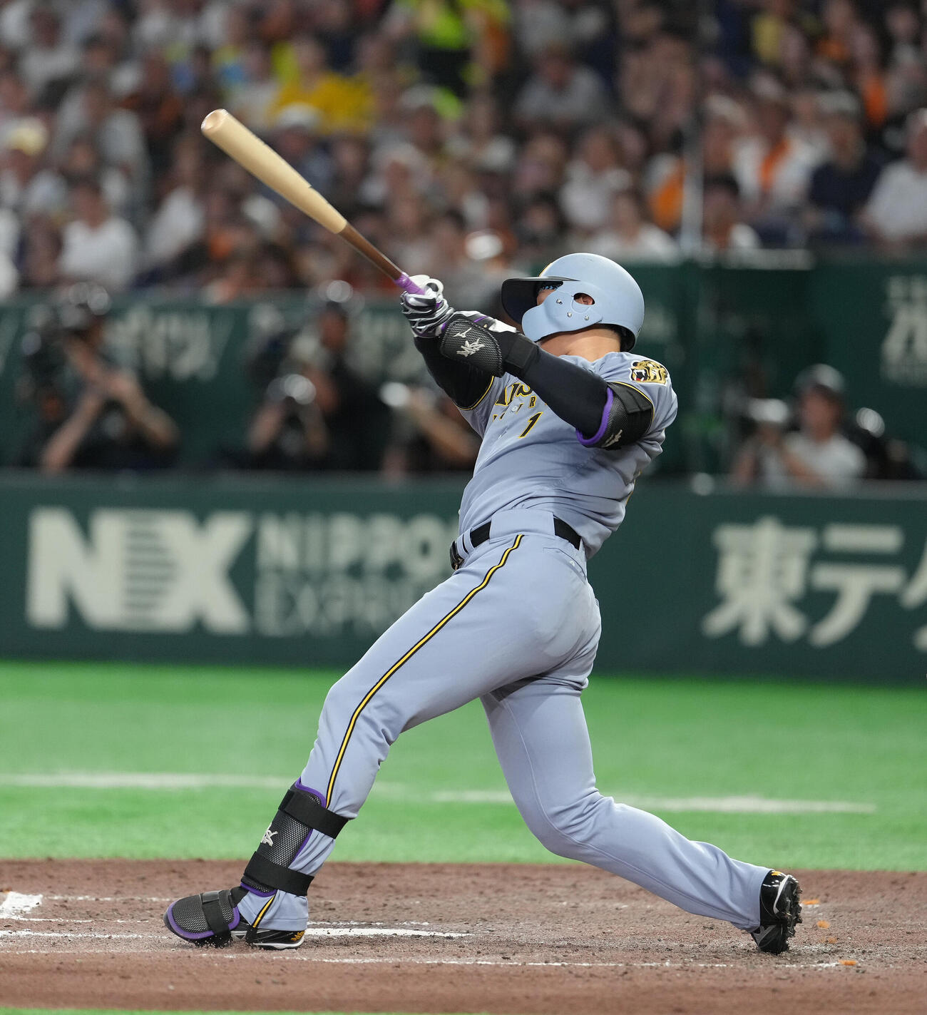 巨人対阪神　7回表阪神無死、森下翔太は中越え本塁打を放つ（撮影・足立雅史）