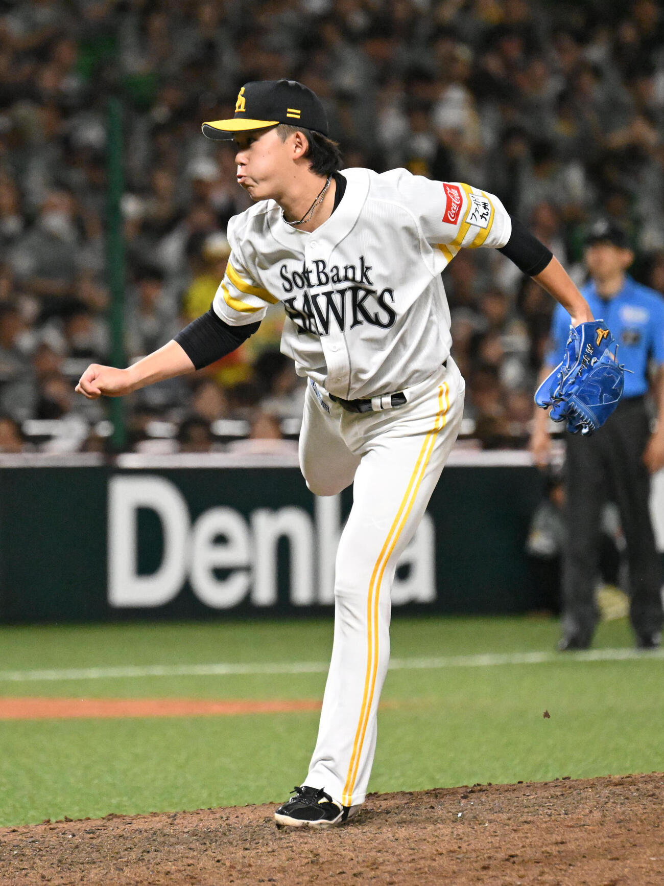 ソフトバンク対ロッテ　ソフトバンク4番手投手の小林樹斗（撮影・林敢治）
