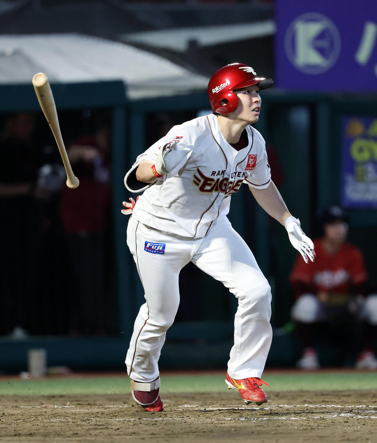 楽天対オリックス　4回裏楽天無死、中島大輔はソロ本塁打を放つ（撮影・鈴木正人）