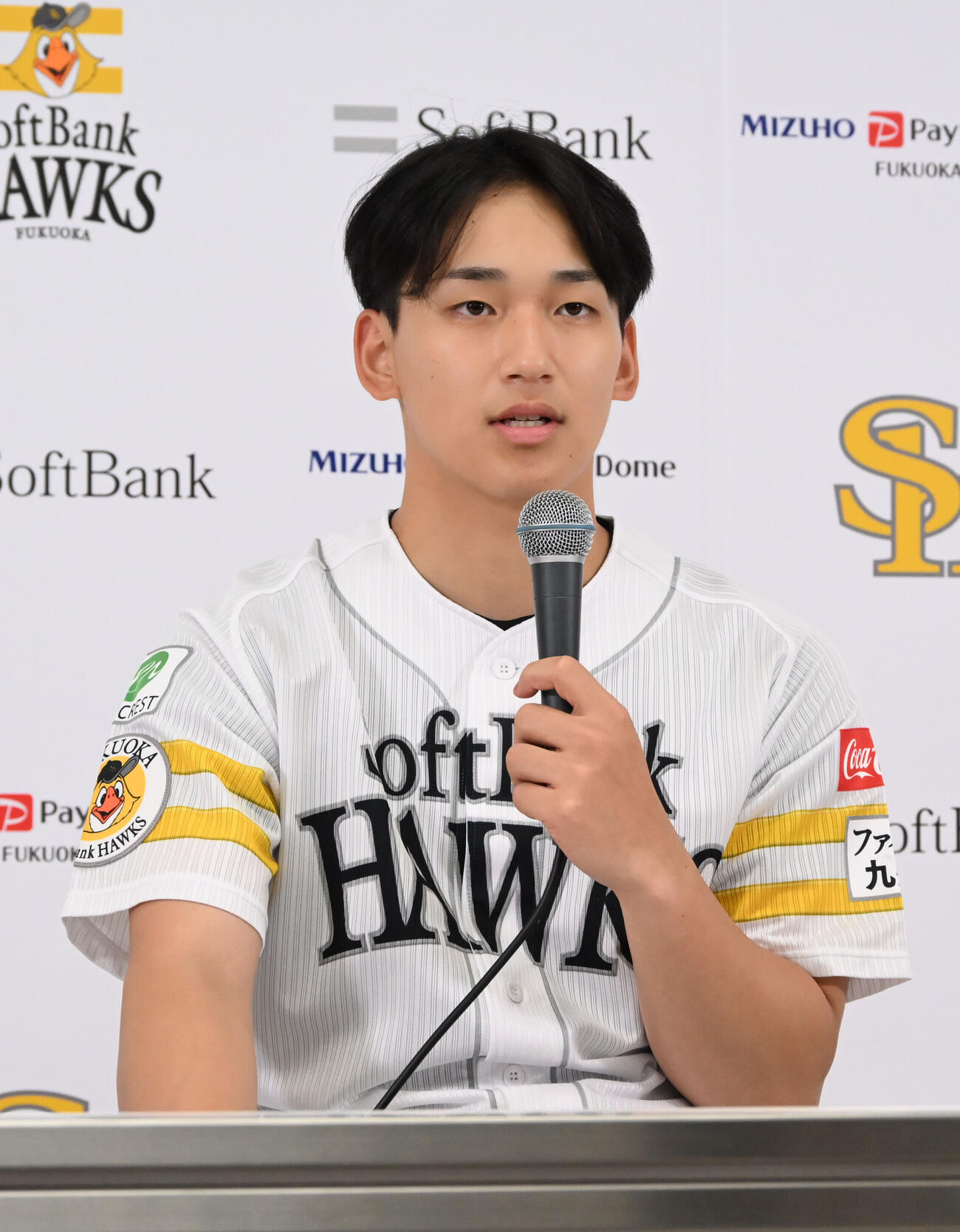 7月月間MVPで会見に臨む前田悠伍（撮影・林敢治）