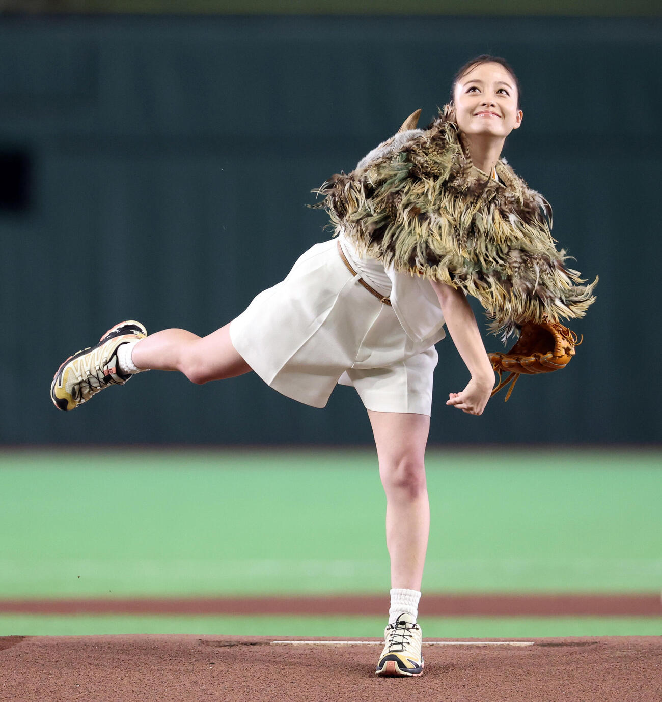 巨人対阪神　始球式を務めた橋本環奈（撮影・浅見桂子）