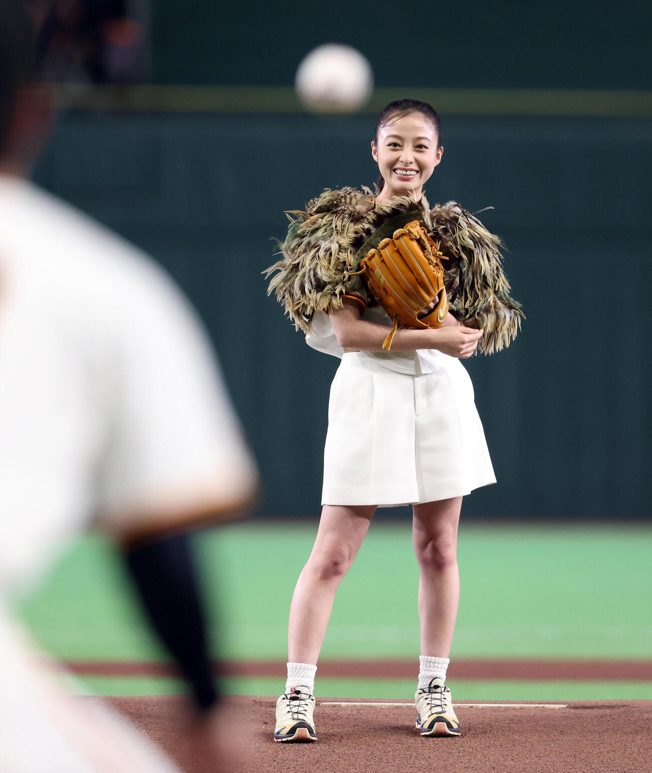 巨人対阪神　始球式を務めた橋本環奈（撮影・浅見桂子）