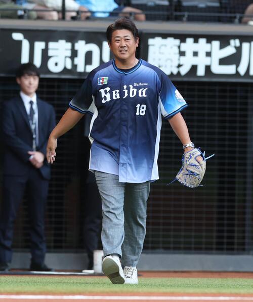 日本ハム】松坂大輔氏が始球式「僕がファイターズのユニホーム着たいと