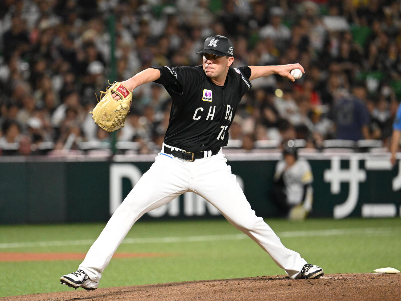 ソフトバンク対ロッテ　ロッテ先発のサム・ロング（撮影・林敢治）