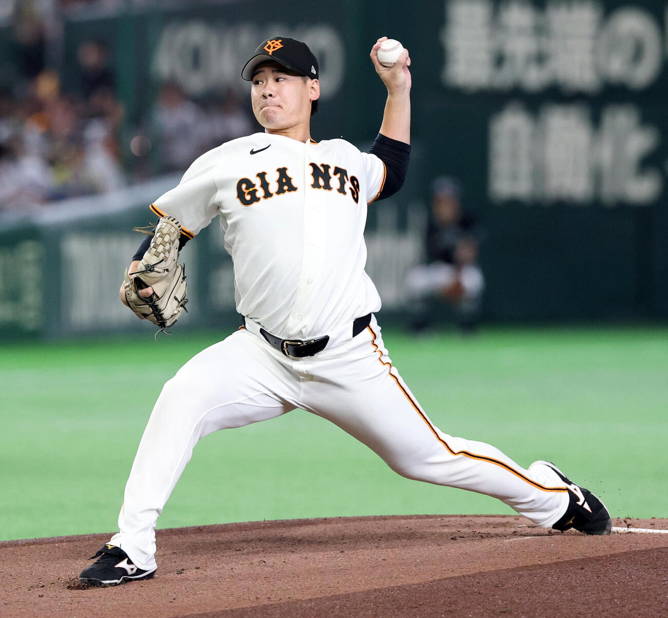 巨人対阪神　巨人先発の井上温大（撮影・浅見桂子）