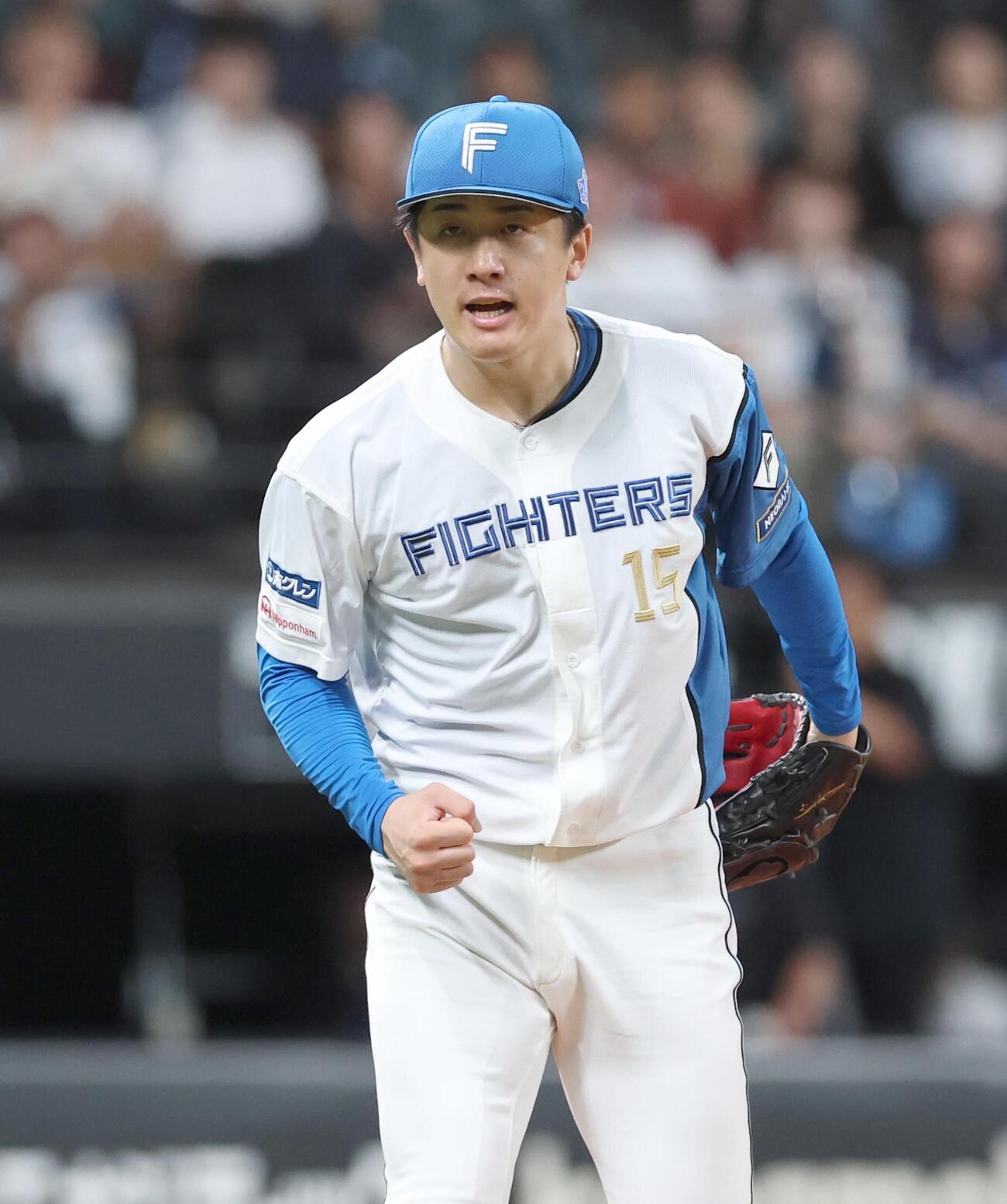 日本ハム対西武　6回表西武2死二塁、中村剛也を三振にとり叫ぶ北山亘基（撮影・黒川智章）