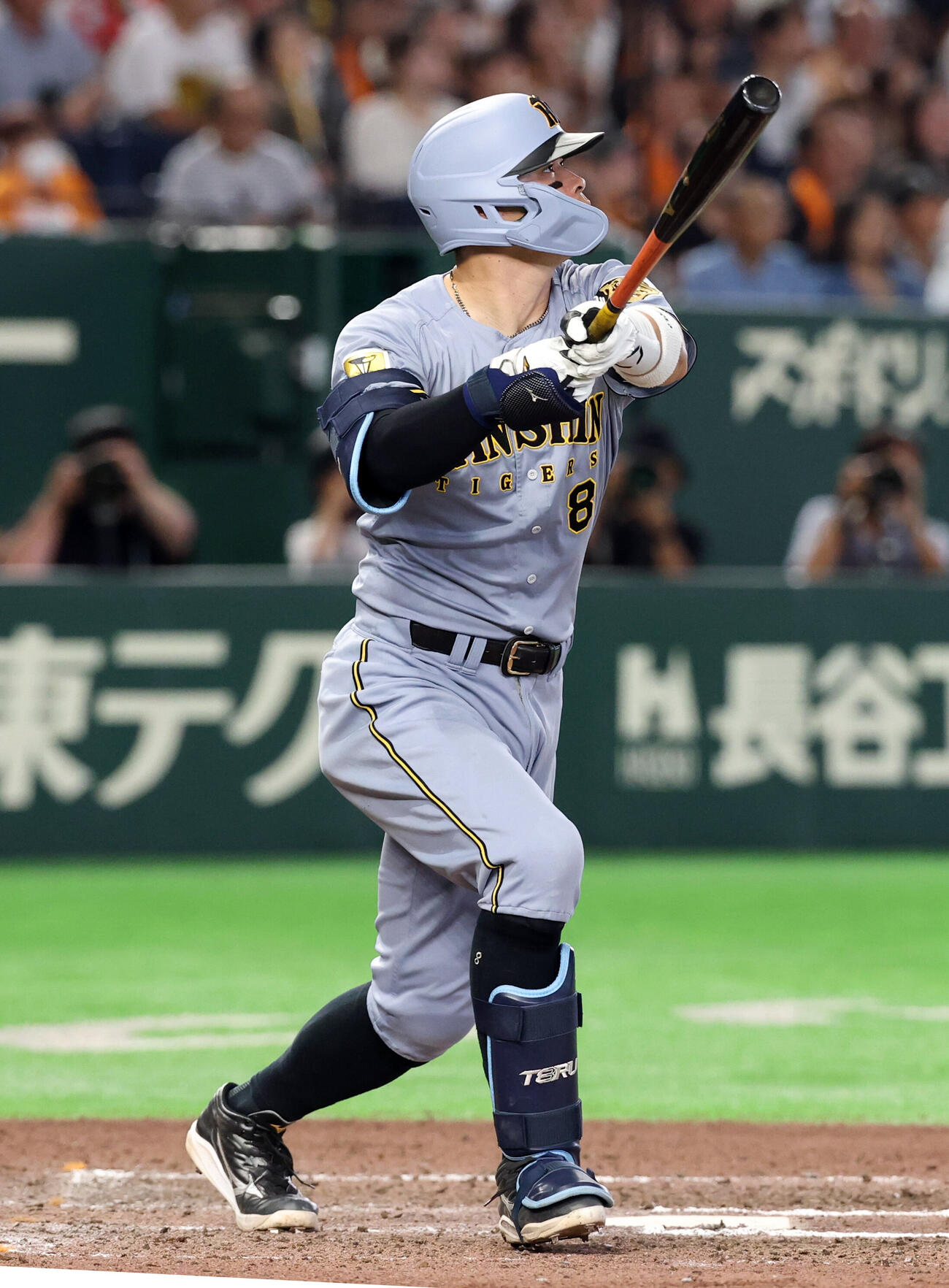 巨人対阪神　7回表阪神無死、佐藤輝明は150号ソロ本塁打を放つ（撮影・浅見桂子）