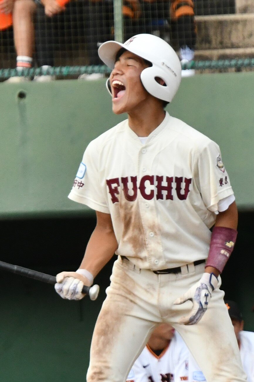 7回表1死二、三塁、武蔵府中の竹原兼人が1球ごとに気合を入れた