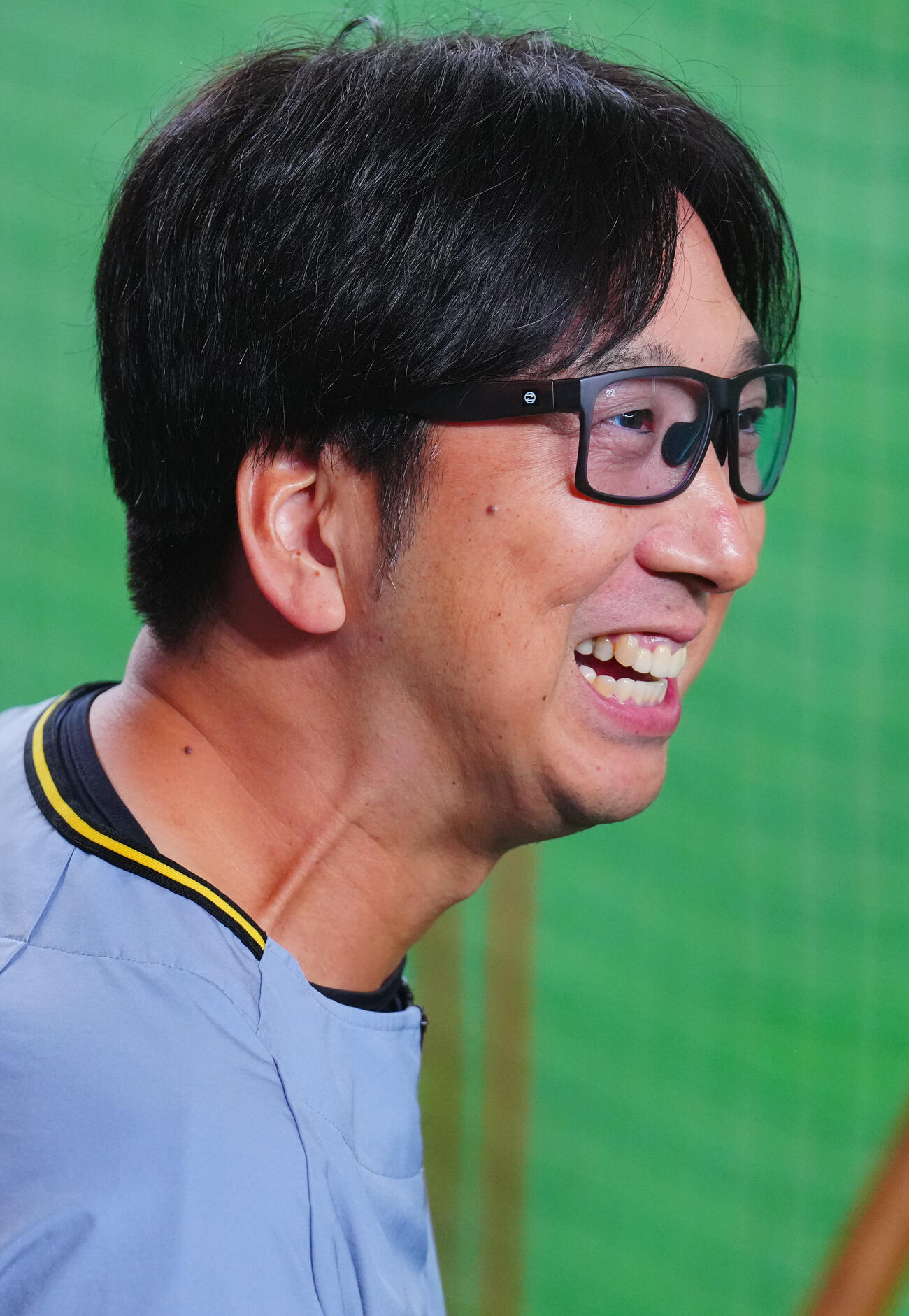 巨人対阪神　試合前練習中、選手たちと話す阪神藤川球児監督（撮影・垰建太）