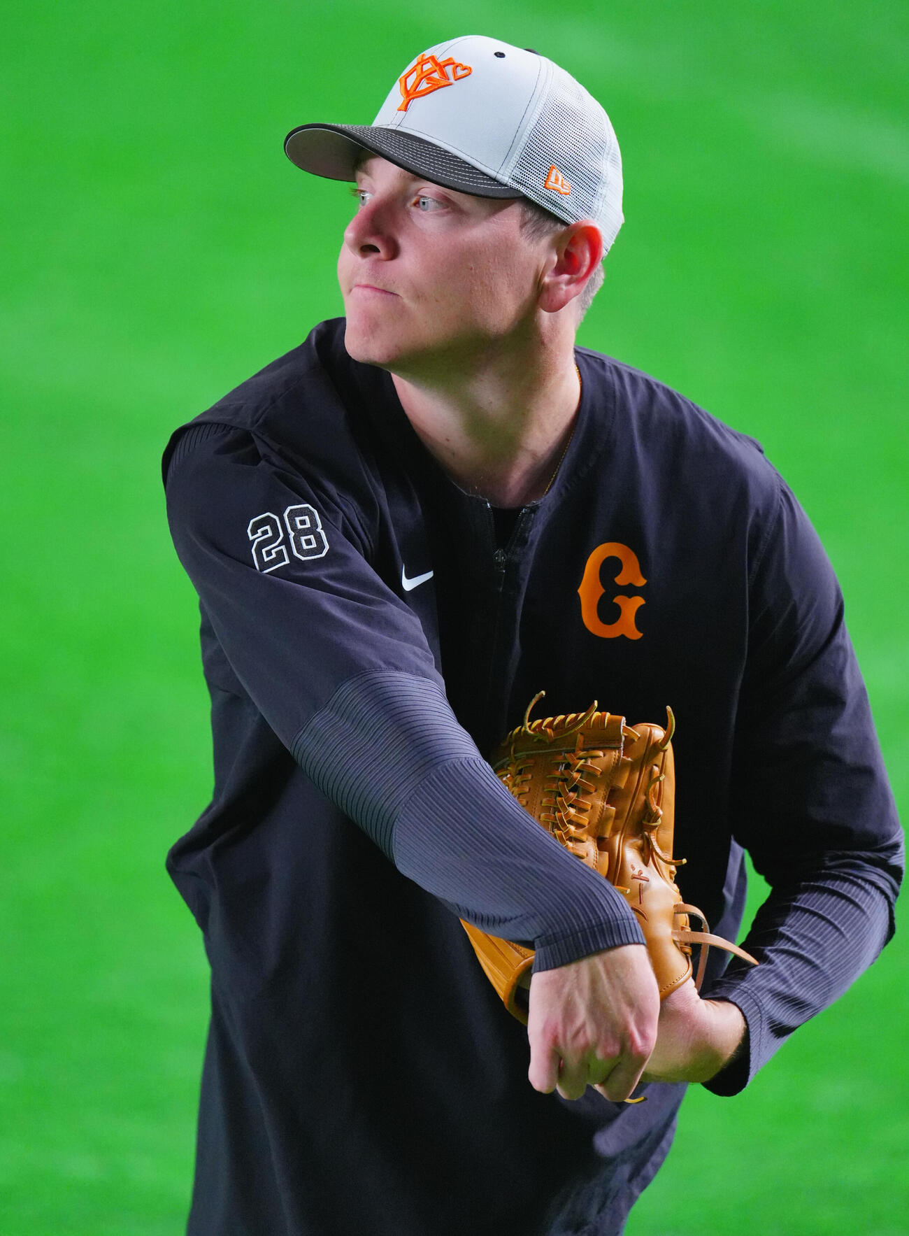 巨人対阪神　試合前練習を行う巨人スペンサー・ハワード（撮影・垰建太）