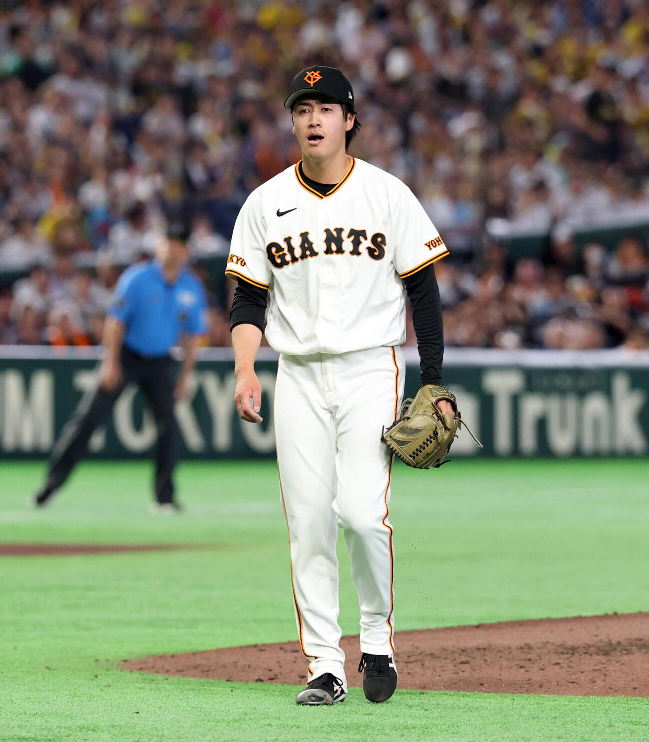 巨人対阪神　5回表2死一塁、佐藤輝明を三振に仕留め声を出す西舘勇陽（撮影・浅見桂子）