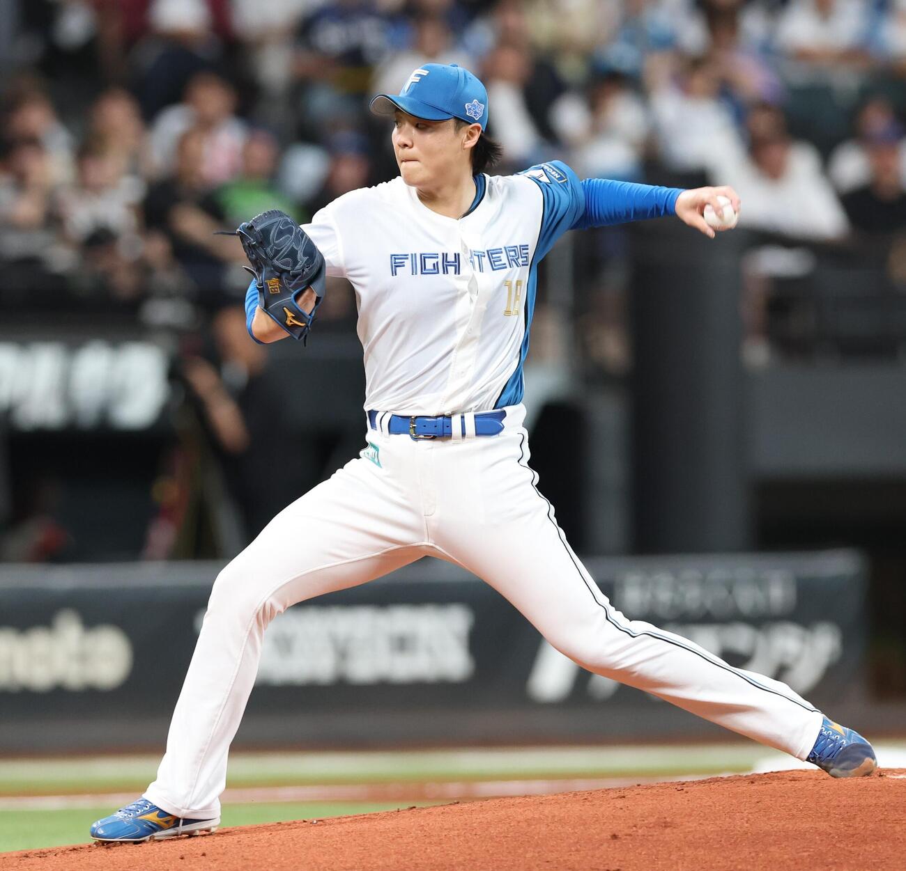 日本ハム対西武　日本ハム先発の山崎福也（撮影・黒川智章）