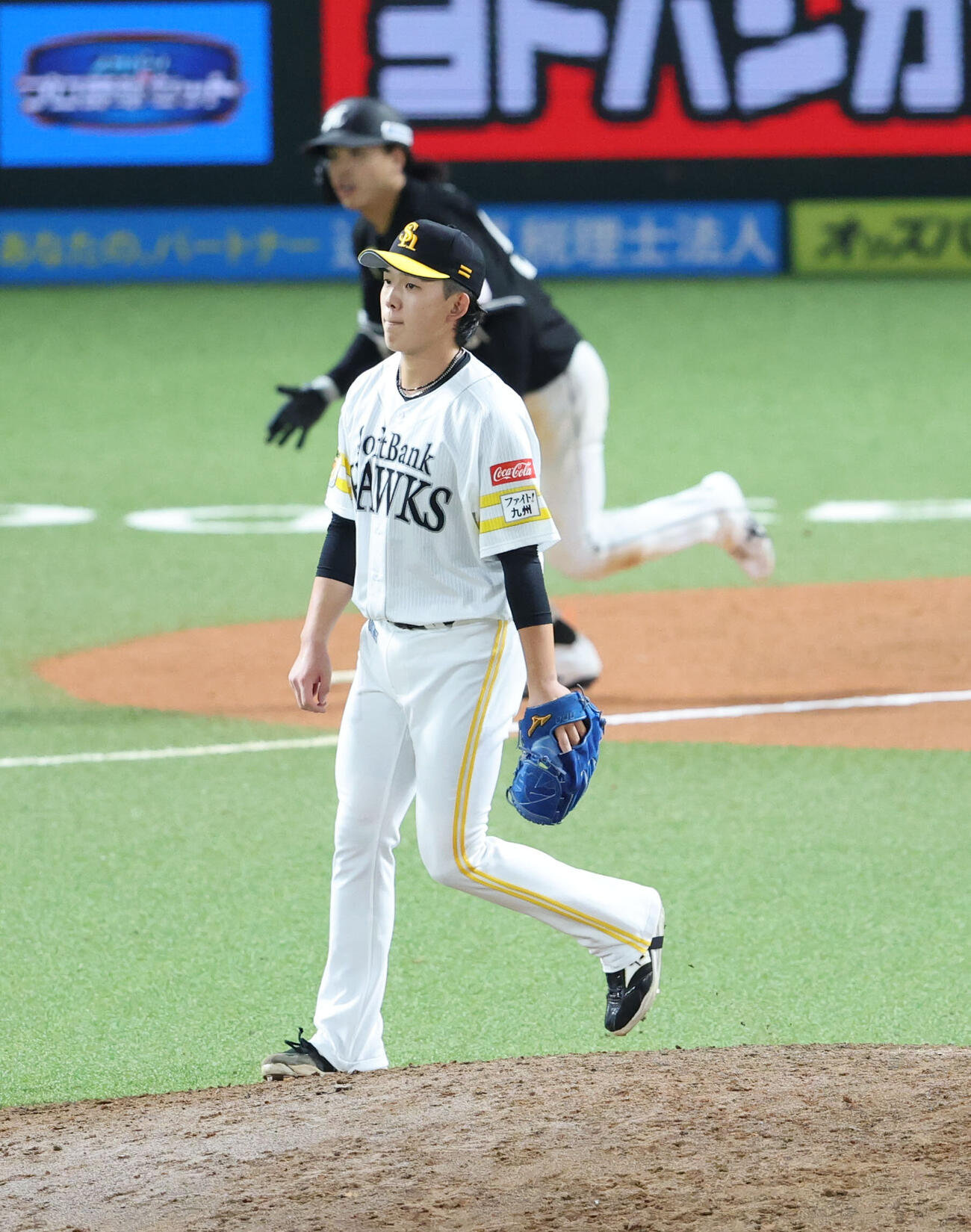 ソフトバンク対ロッテ　6回表ロッテ無死、小川龍成に右越え本塁打を浴びた小林樹斗（撮影・梅根麻紀）