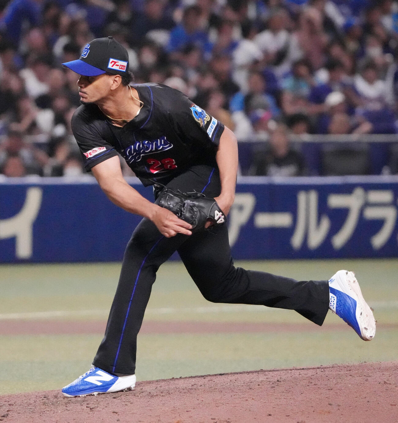 中日対DeNA 8回表、中日3番手で登板するアルベルト・アブレウ（撮影・森本幸一）