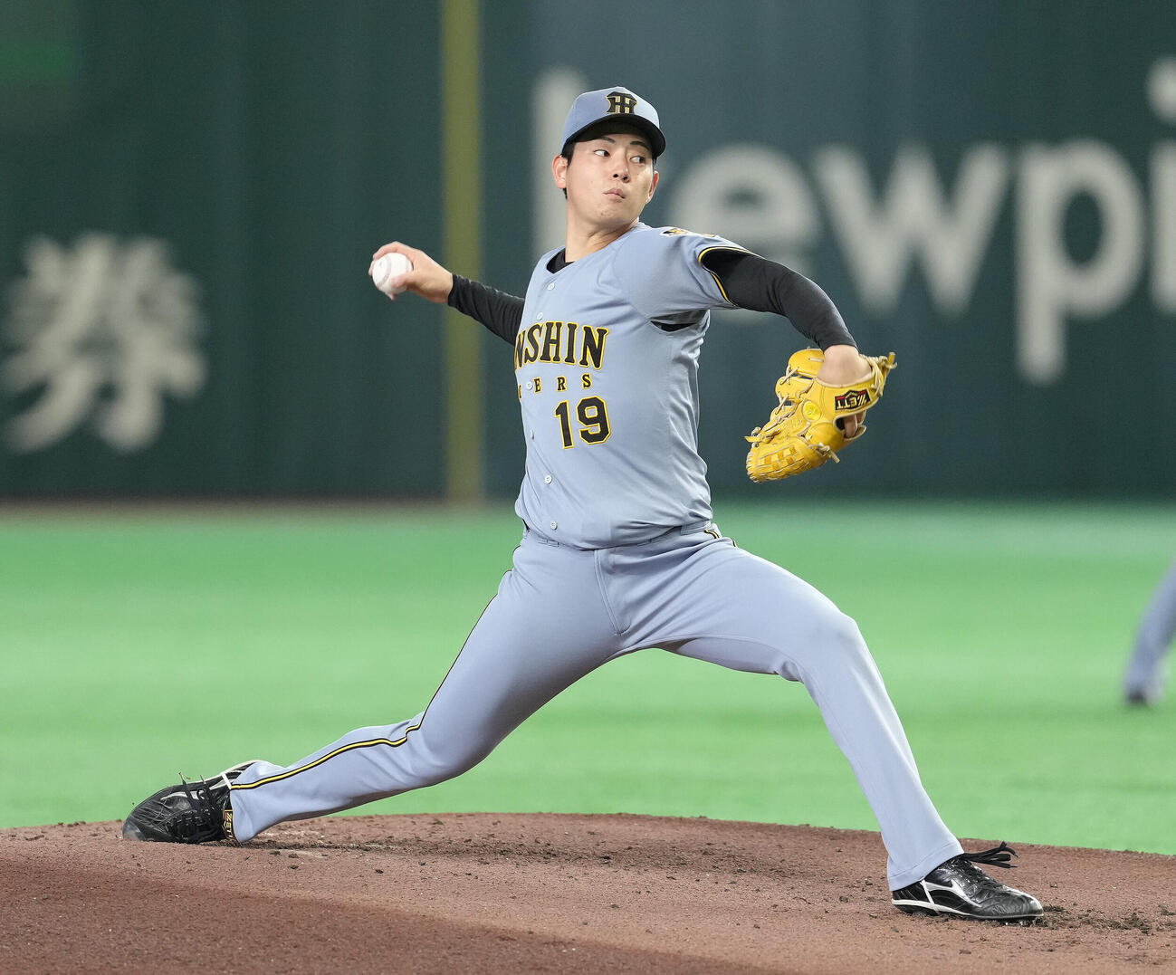 巨人対阪神　阪神先発の下村海翔（撮影・足立雅史）